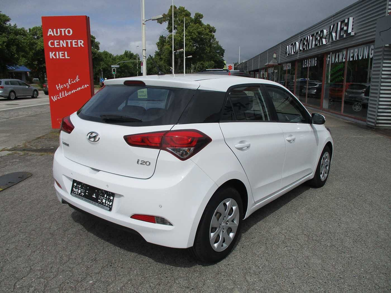 Hyundai i20 1.2 Trend *Sitz & Lenkradheizung*Tempomat — photo 3