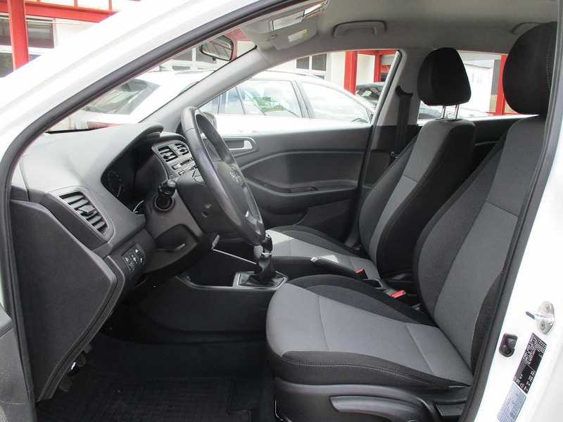 Hyundai i20 1.2 Trend *Sitz & Lenkradheizung*Tempomat — photo 7