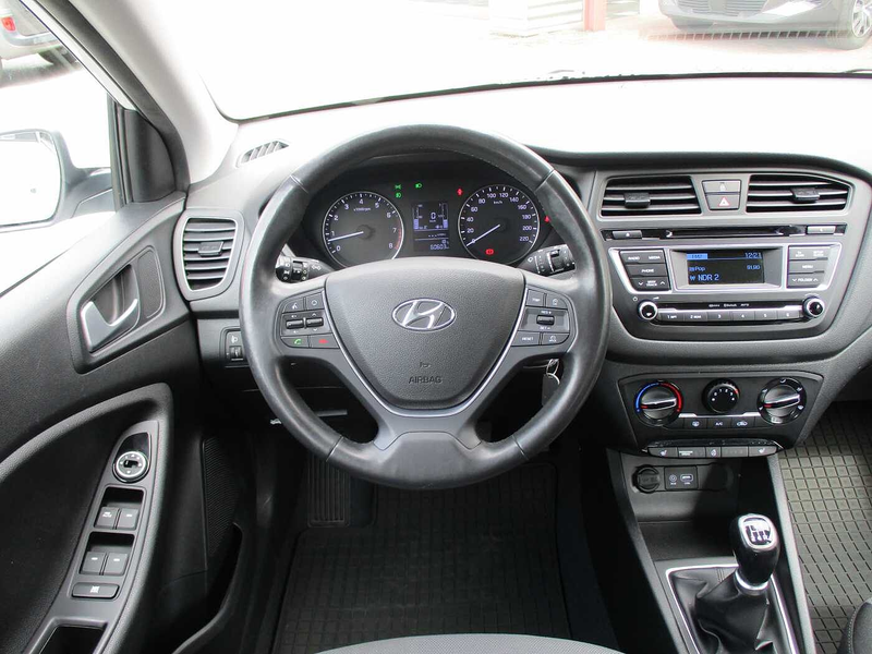 Hyundai i20 1.2 Trend *Sitz & Lenkradheizung*Tempomat — photo 8
