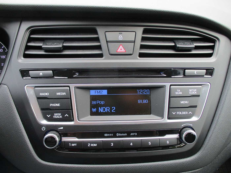 Hyundai i20 1.2 Trend *Sitz & Lenkradheizung*Tempomat — photo 10