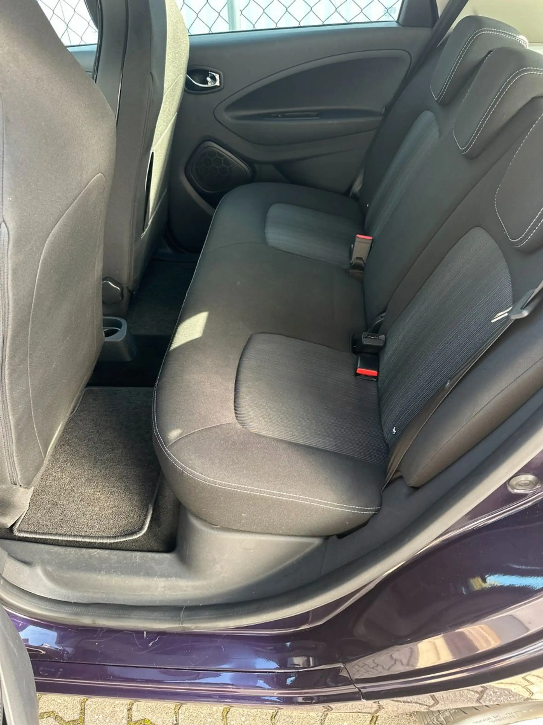 Renault ZOE Life / 1. Hand / Scheckheft / SoH 90,1% — photo 11