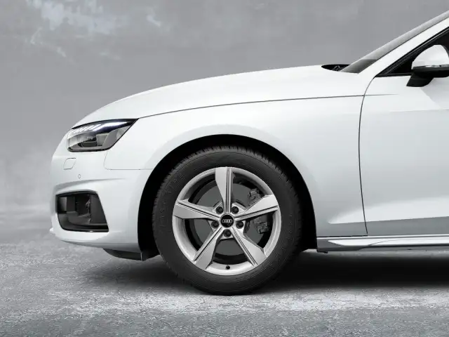 Audi A4 view 4