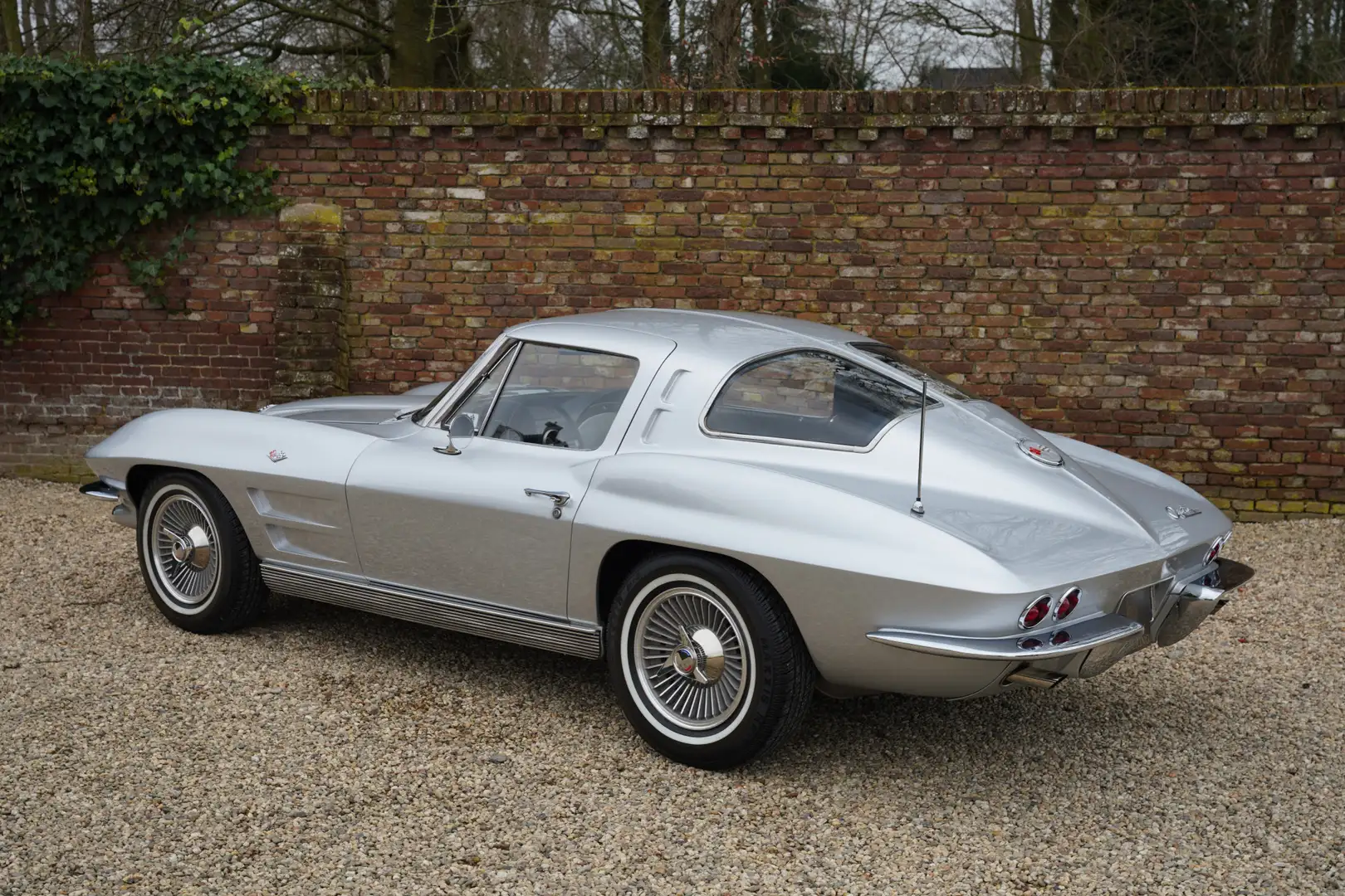 Corvette Stingray C2 Split-Window 327 Coupé PRICE REDUCTION Finished Silber - 2