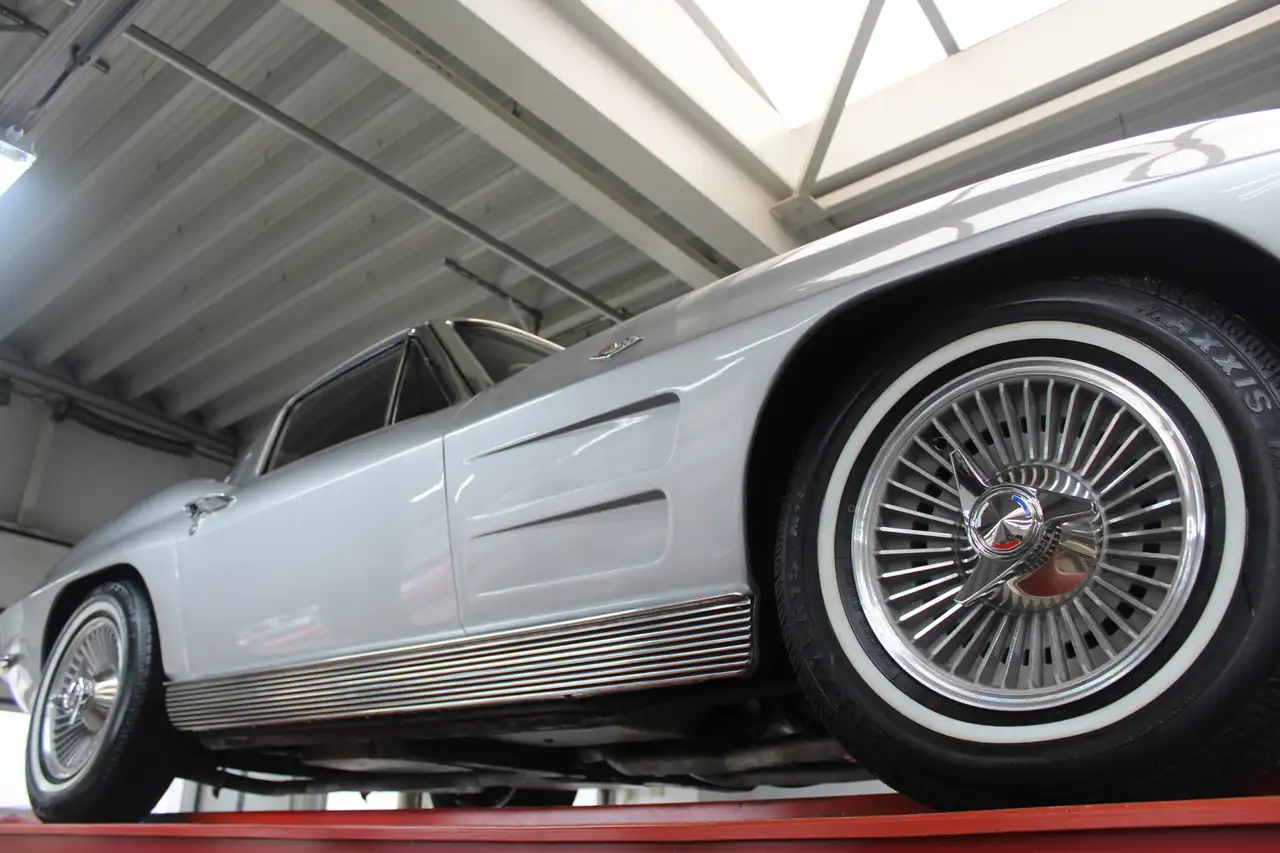 Chevrolet Corvette C2 Sting Ray Split-Window 327 Coupé Finished in "S, foto 12