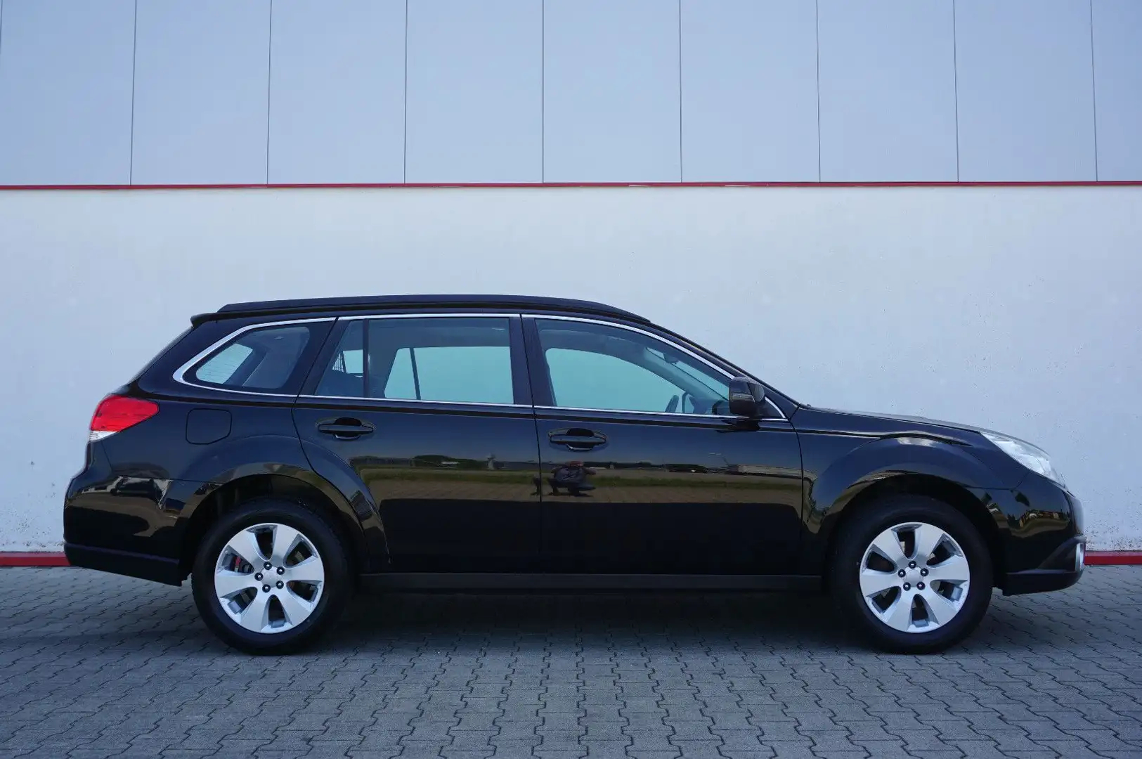 Subaru Legacy Outback 2.0D AWD Schiebedach Noir - 1