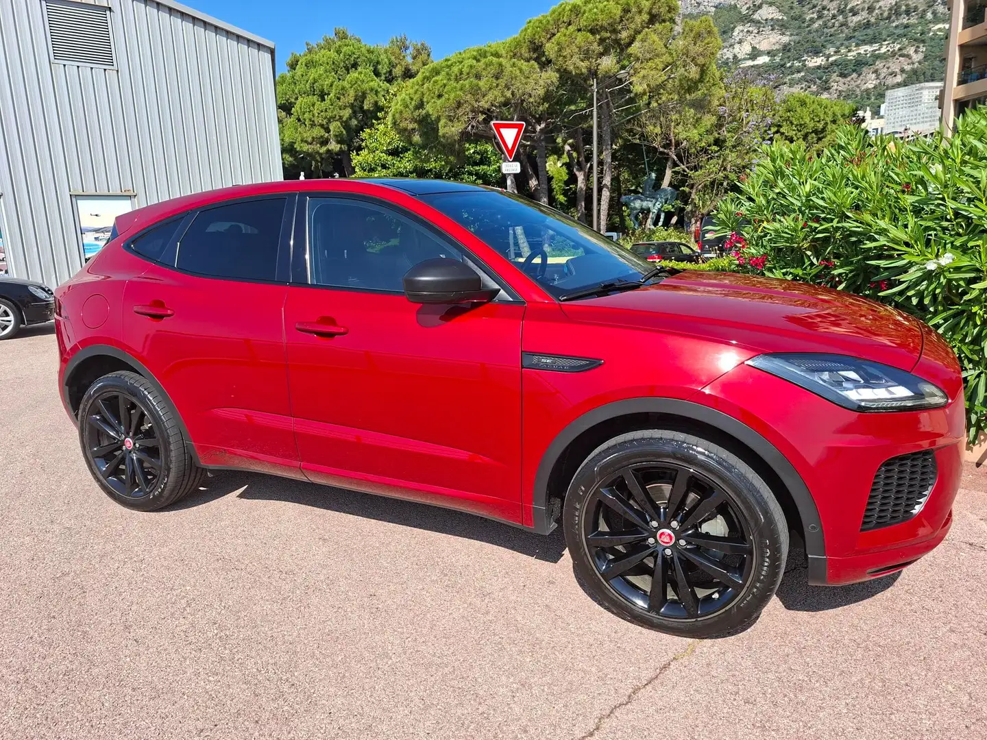 Jaguar E-Pace E-Pace 2.0 D - 180 ch AWD BVA R-Dynamic S Rouge - 2