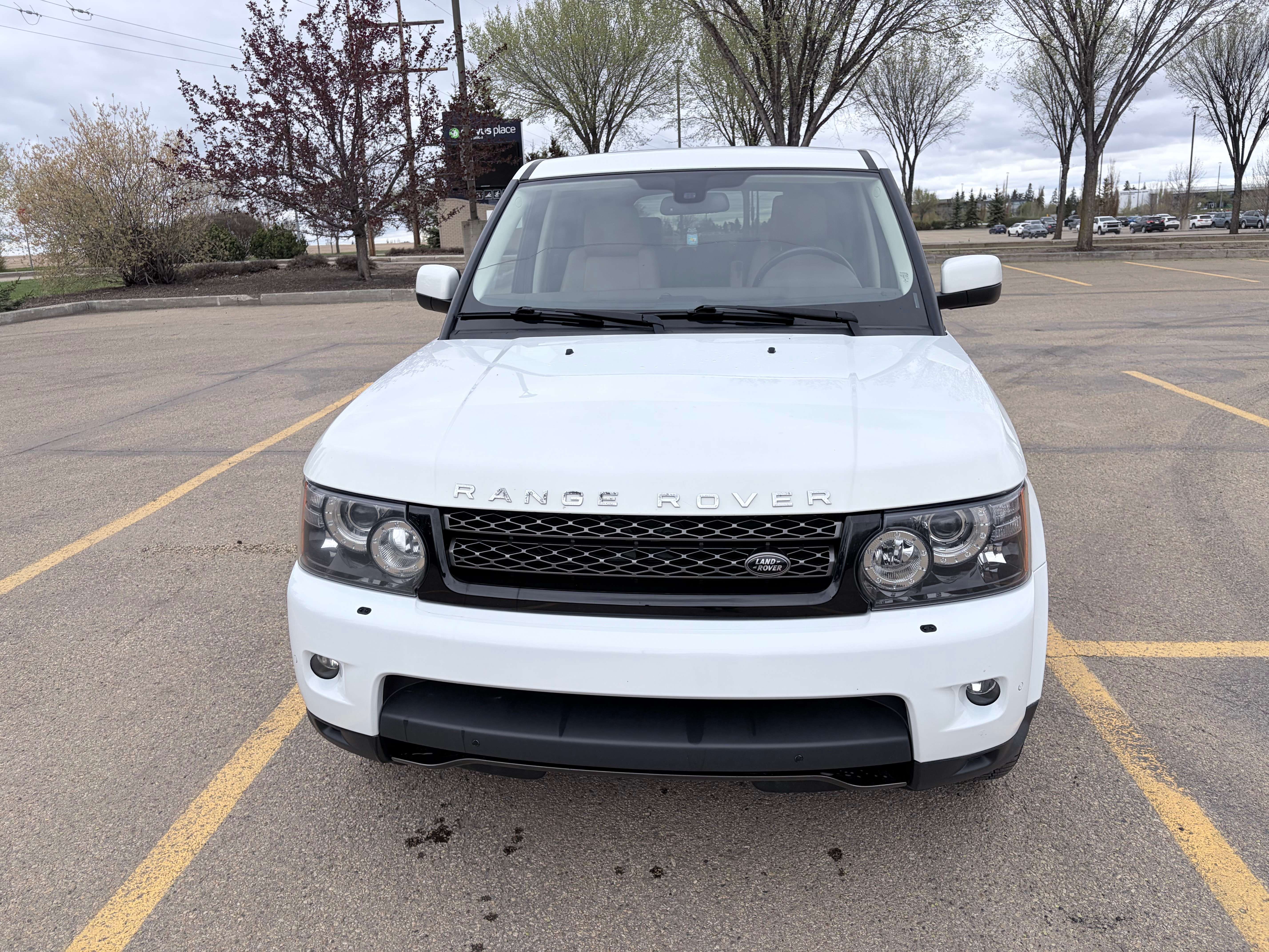 2013 Land Rover Range Rover Sport HSE LUX alt 2