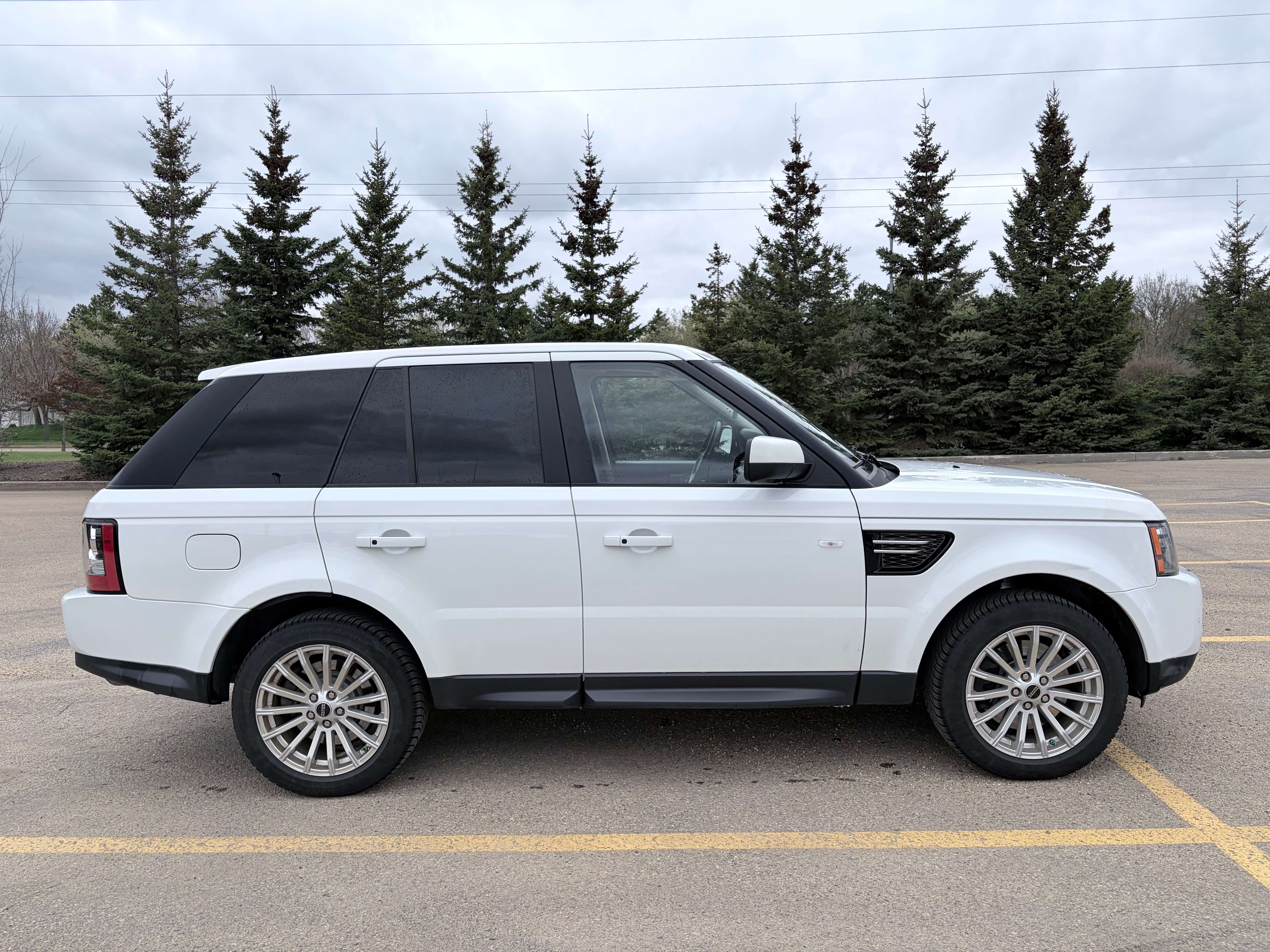 2013 Land Rover Range Rover Sport HSE LUX alt 4