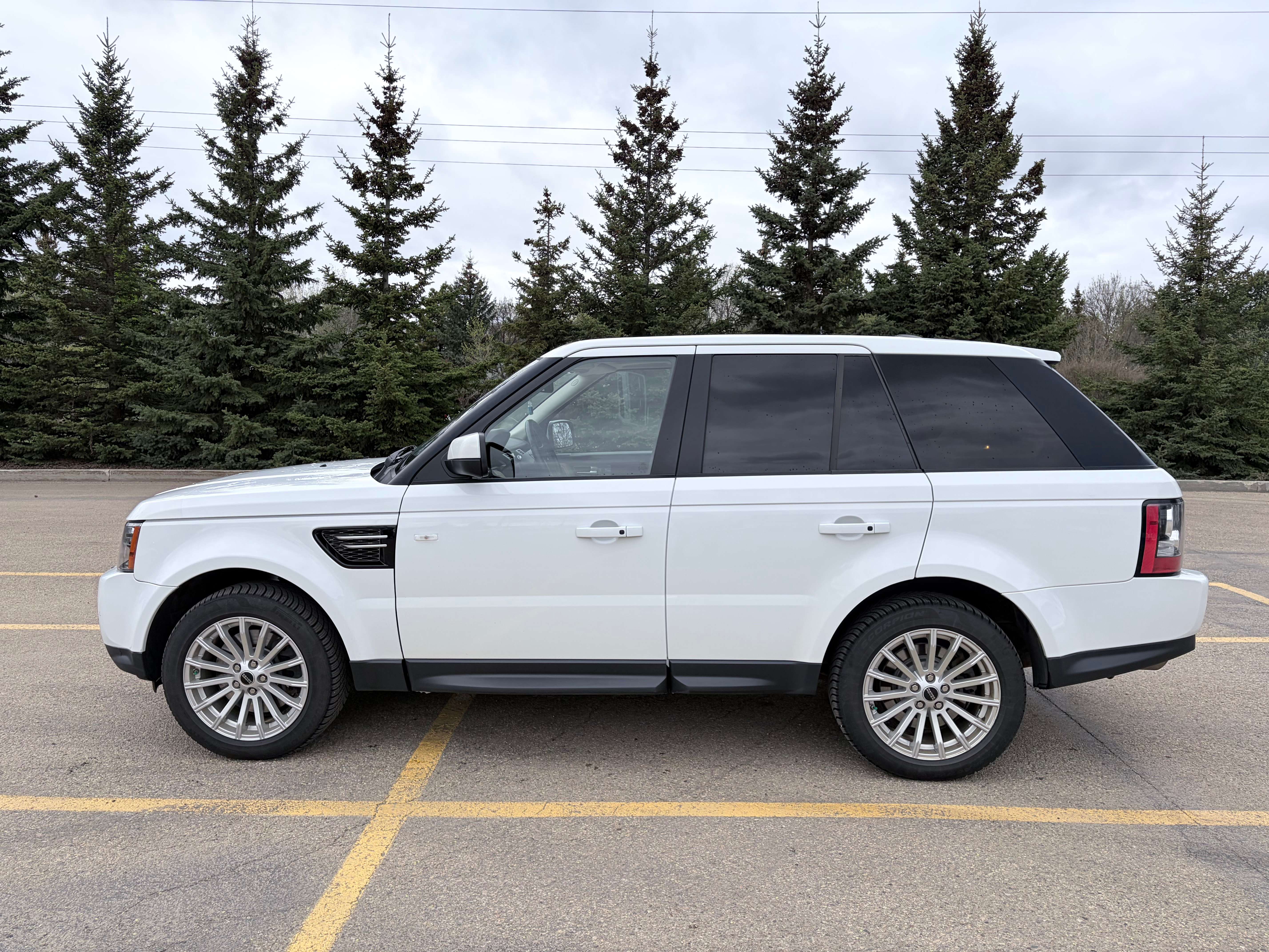 2013 Land Rover Range Rover Sport HSE LUX alt 3