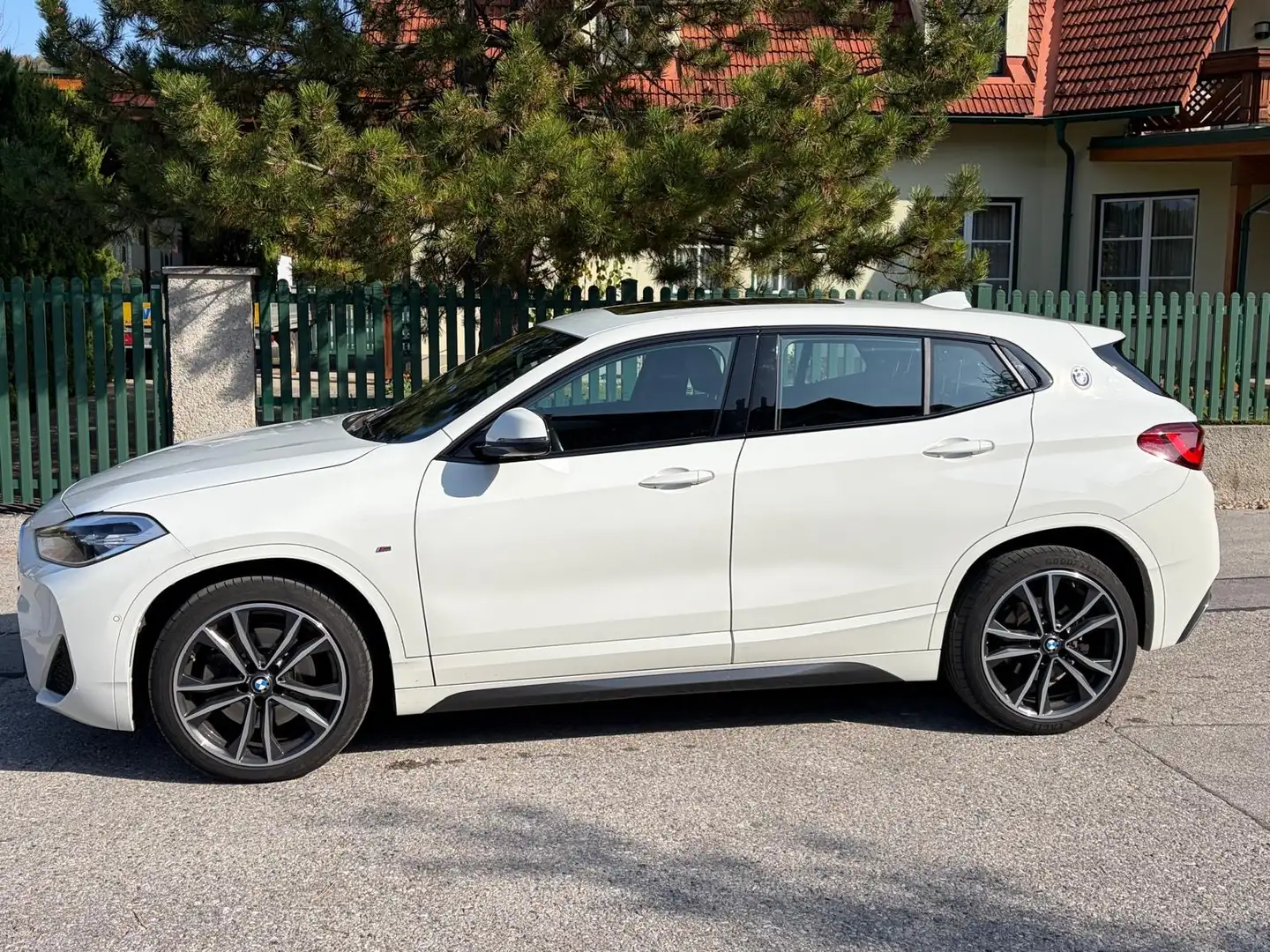 BMW X2 xDrive20i Aut. M-Sportpaket Weiß - 1