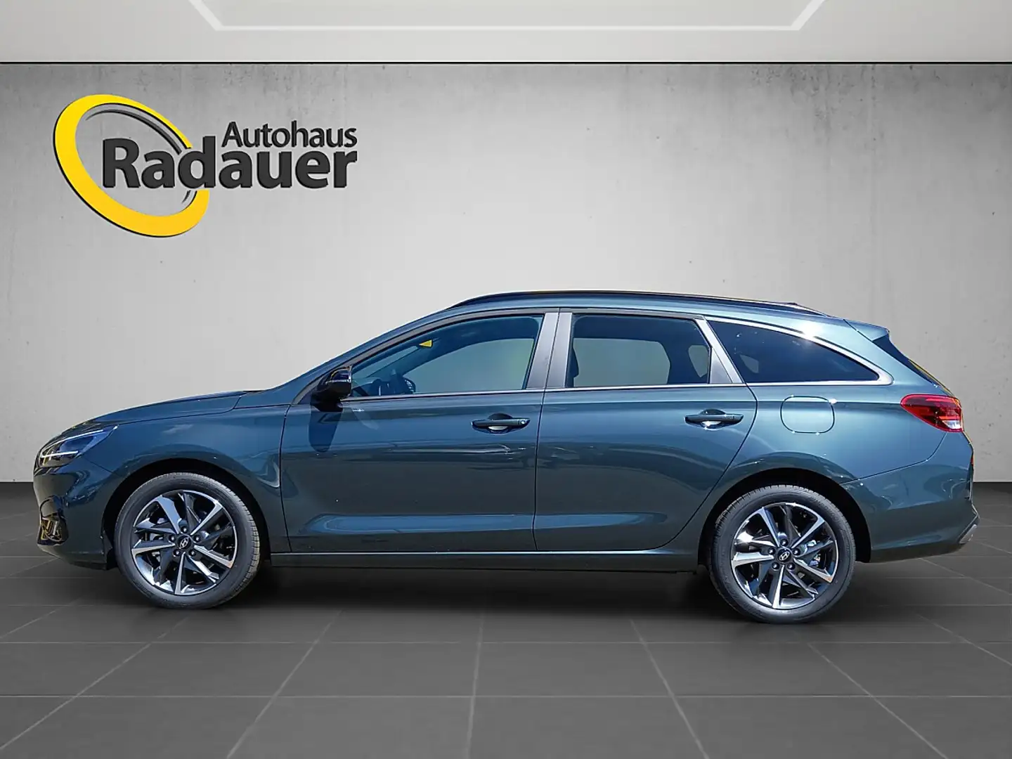 Hyundai i30 Kombi 1,6 TGDI Go! Plus DCT Grün - 2