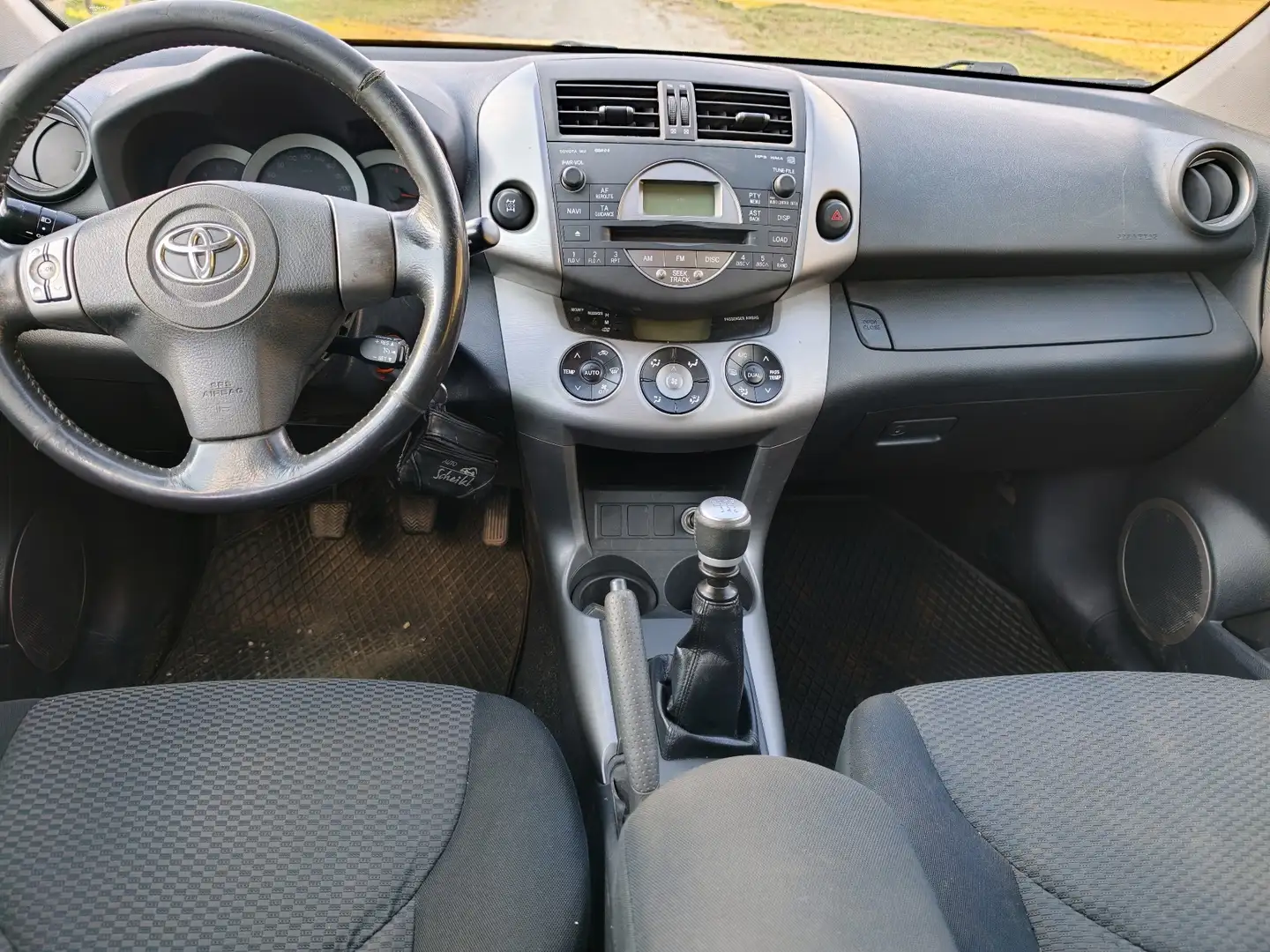 Toyota RAV4 2,2 D-4D 135 DPF 4WD - 2