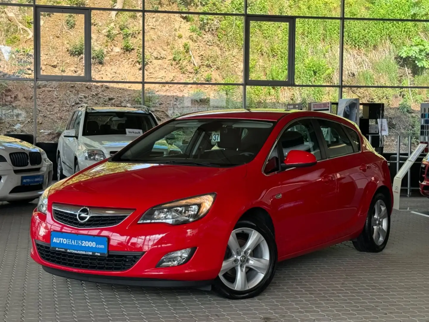 Opel Astra J Lim. 5-trg. Sport/TÜV&AU/KLIMA/MFL/TÜV/ Rot - 1
