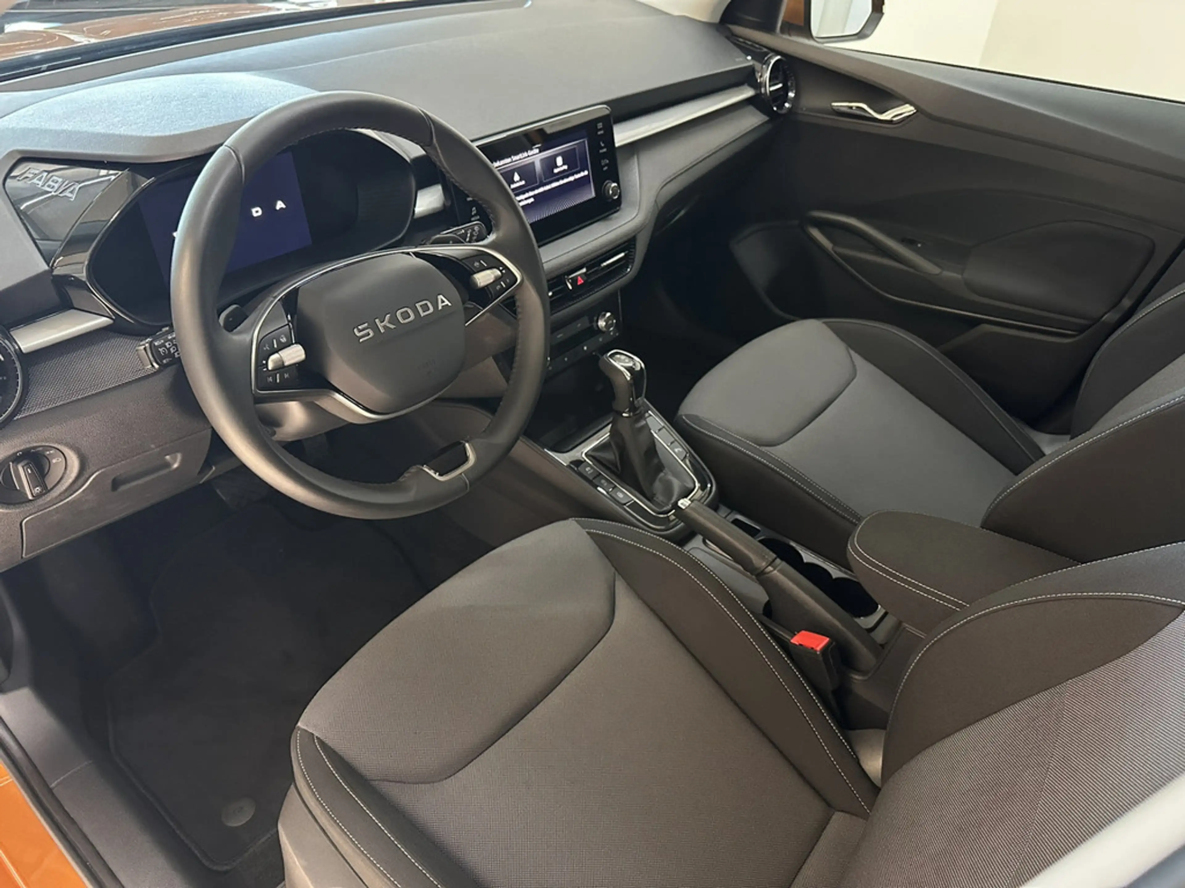 Skoda Fabia 1.0 TSI DSG Tour PDC SHZ KAMERA LED — photo 12