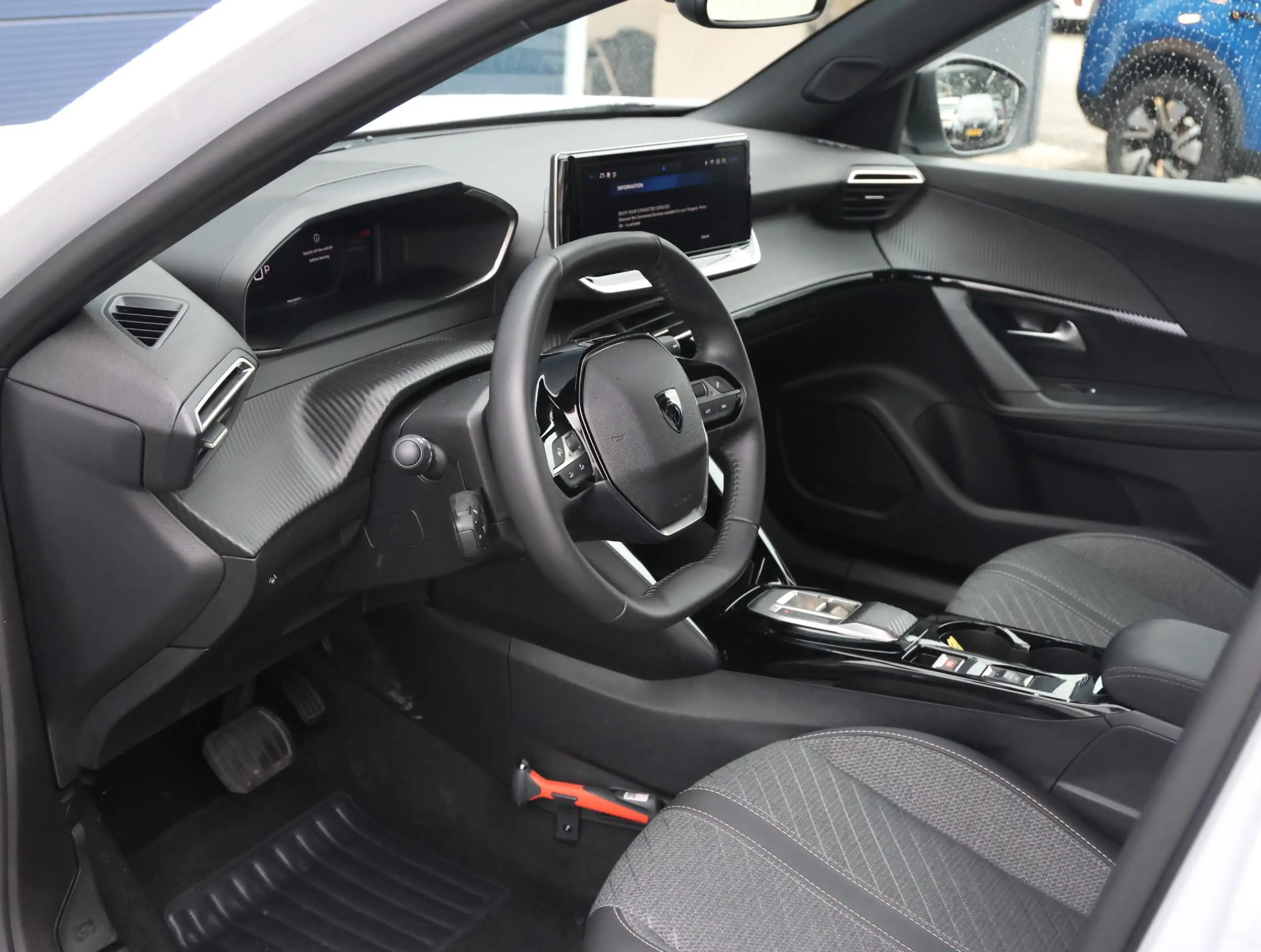 Peugeot 2008 1.2 Hybrid 145 Allure 8 jaar garantie! | Parkeerse — photo 10