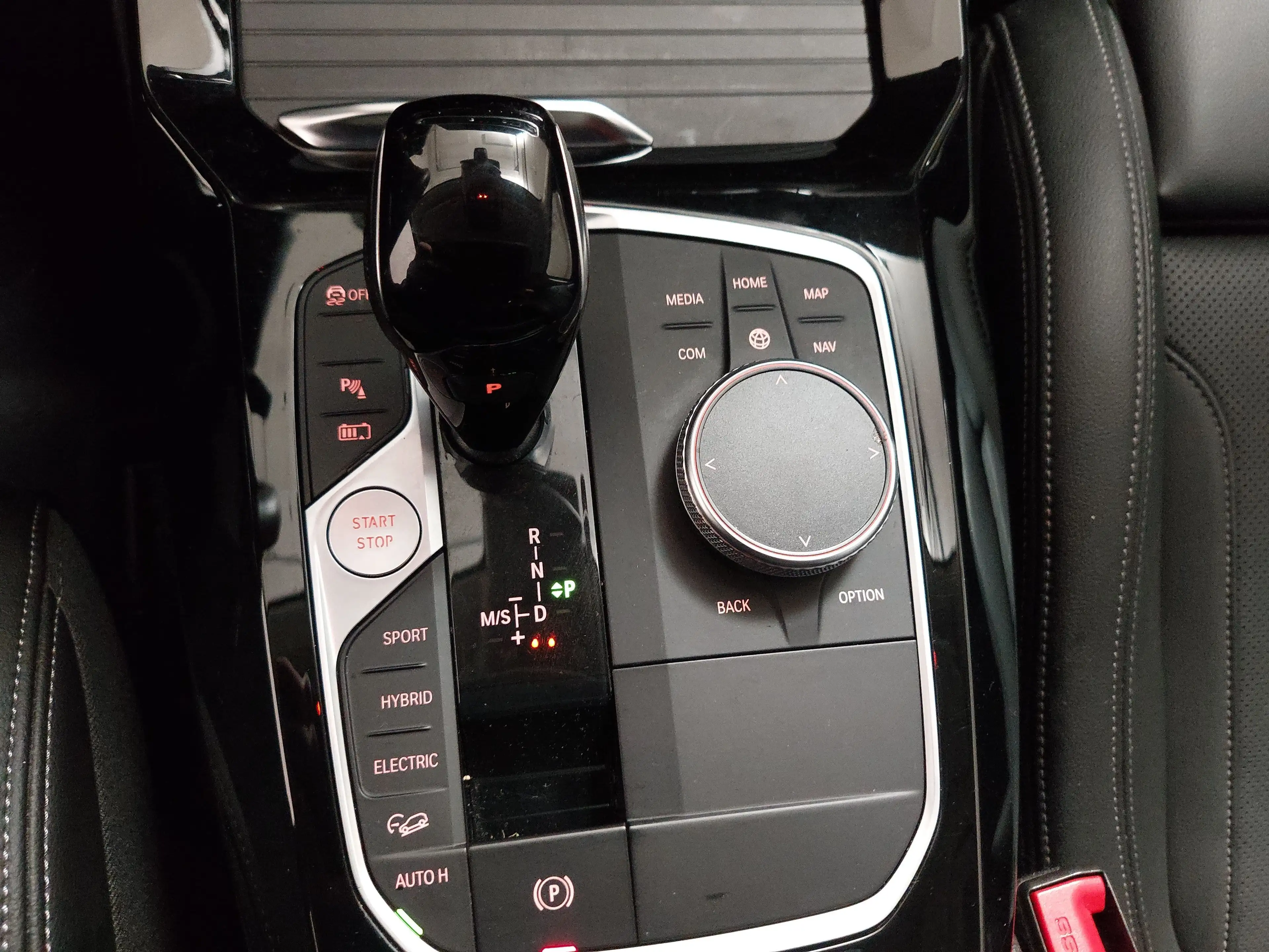BMW X3 xDrive30e Leder Navi LC Pro HuD RFK LED AHK — photo 15