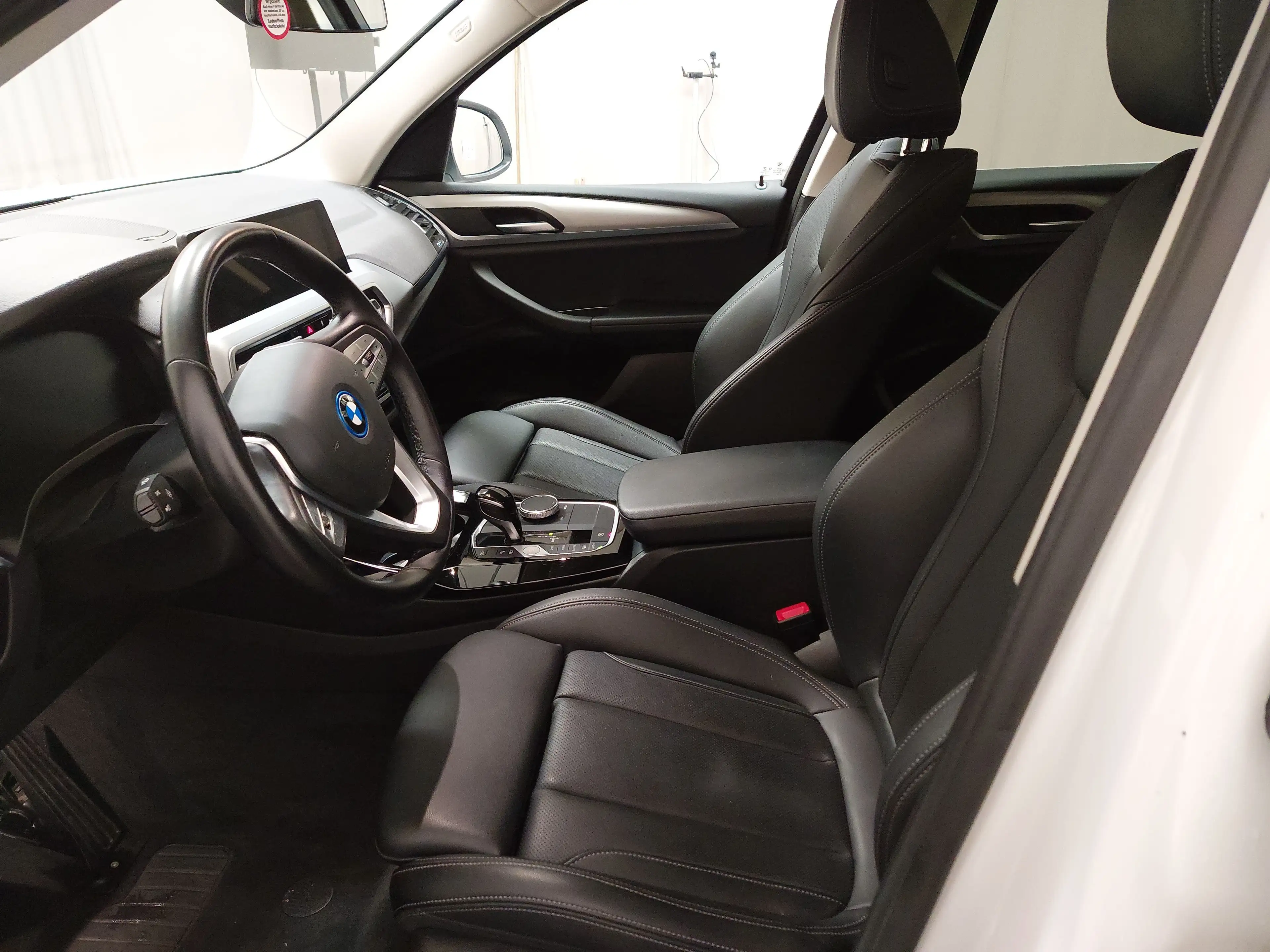 BMW X3 xDrive30e Leder Navi LC Pro HuD RFK LED AHK — photo 6
