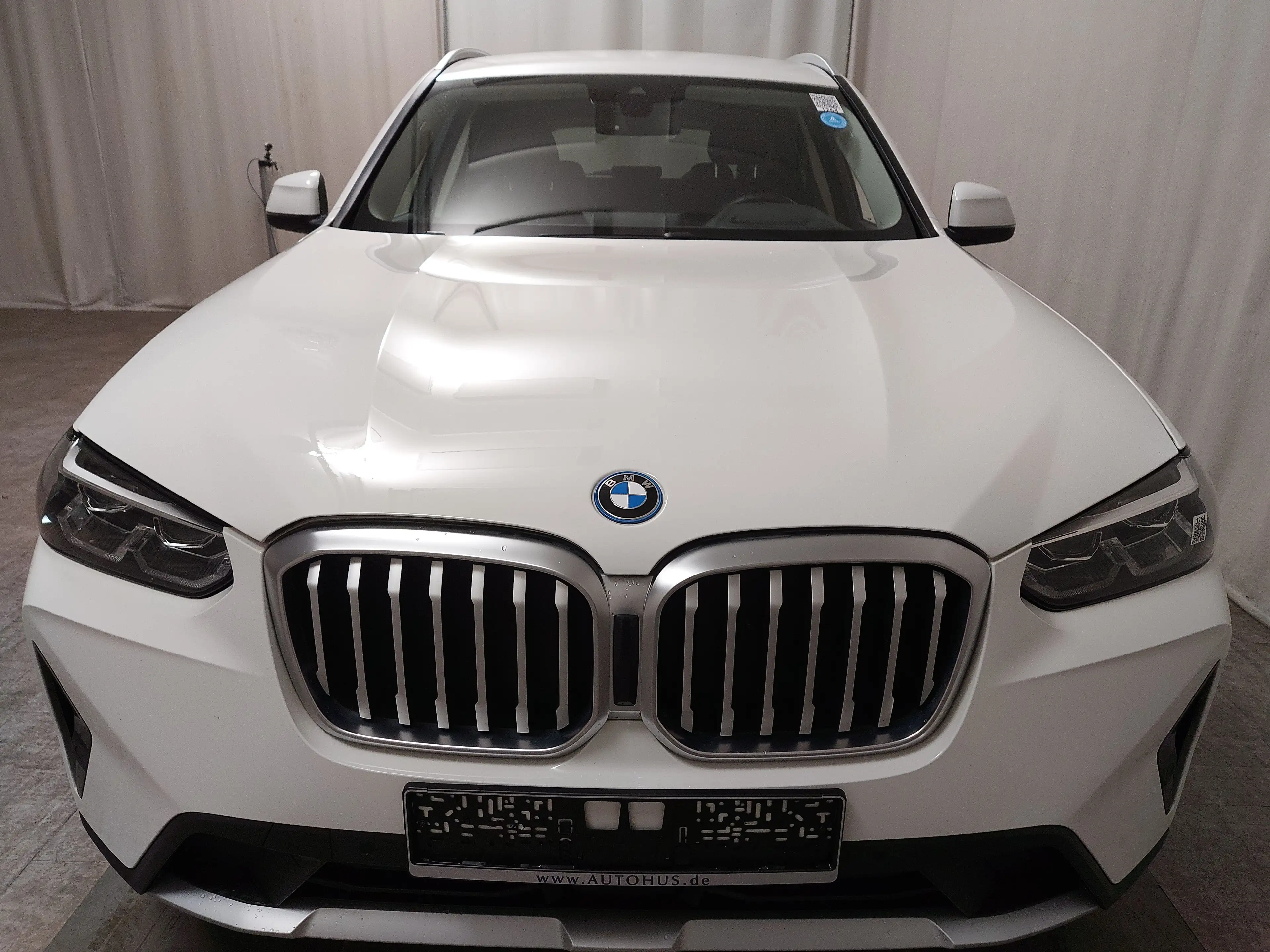 BMW X3 xDrive30e Leder Navi LC Pro HuD RFK LED AHK — photo 9