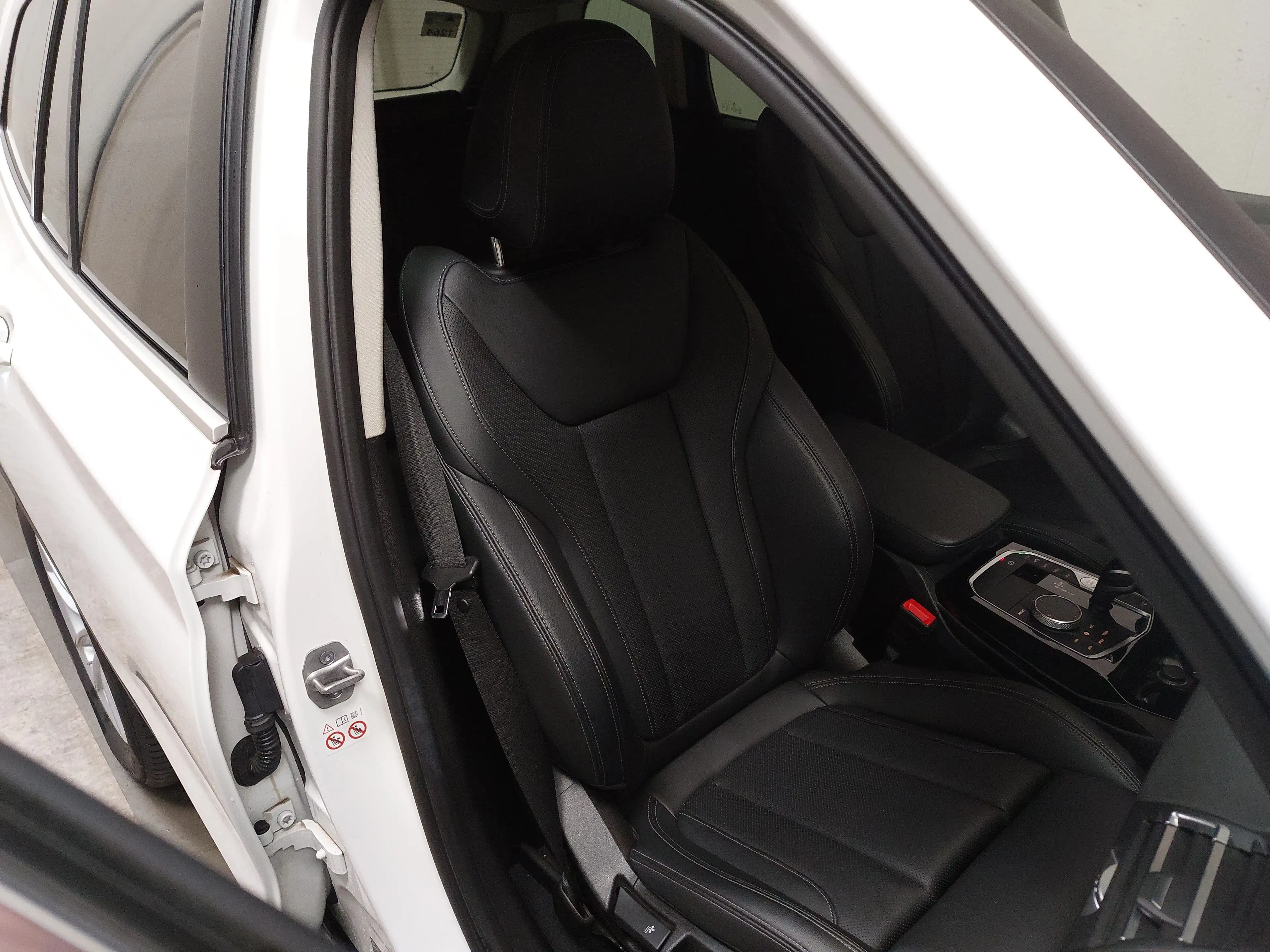 BMW X3 xDrive30e Leder Navi LC Pro HuD RFK LED AHK — photo 10