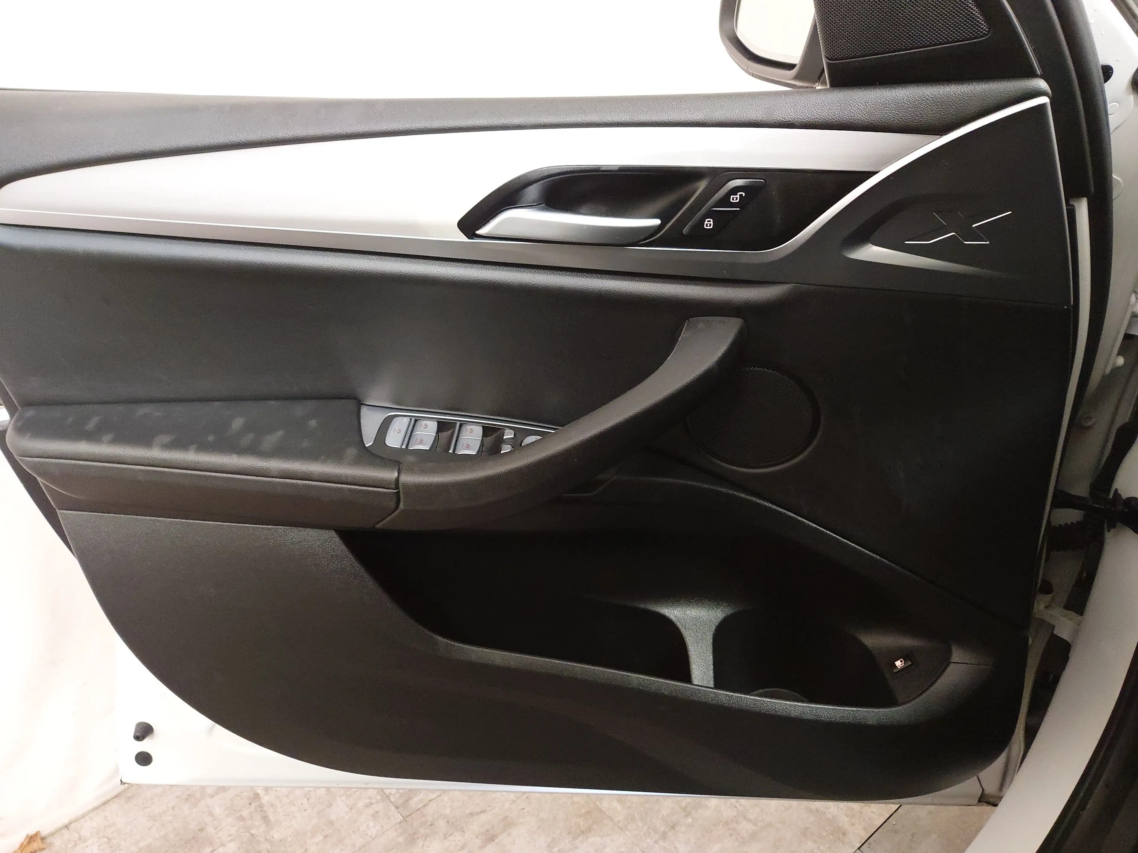BMW X3 xDrive30e Leder Navi LC Pro HuD RFK LED AHK — photo 5
