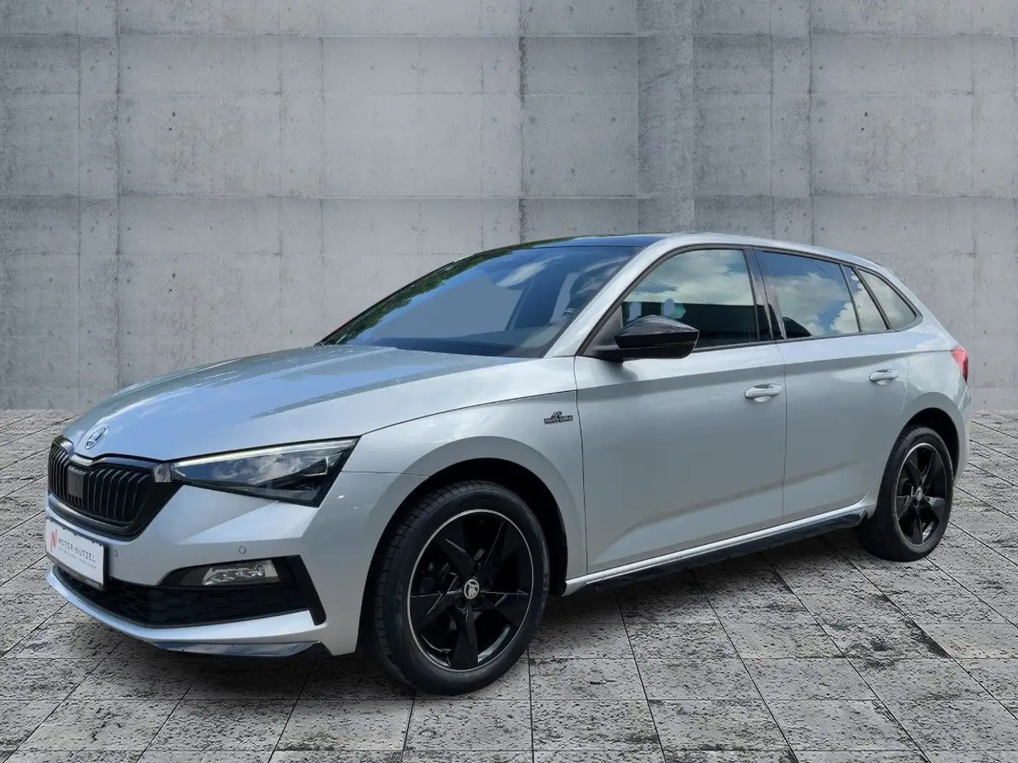 Skoda Scala 1.5 TSI DSG MONTE CARLO LED+NAVI+AHK+PANO Silber - 2