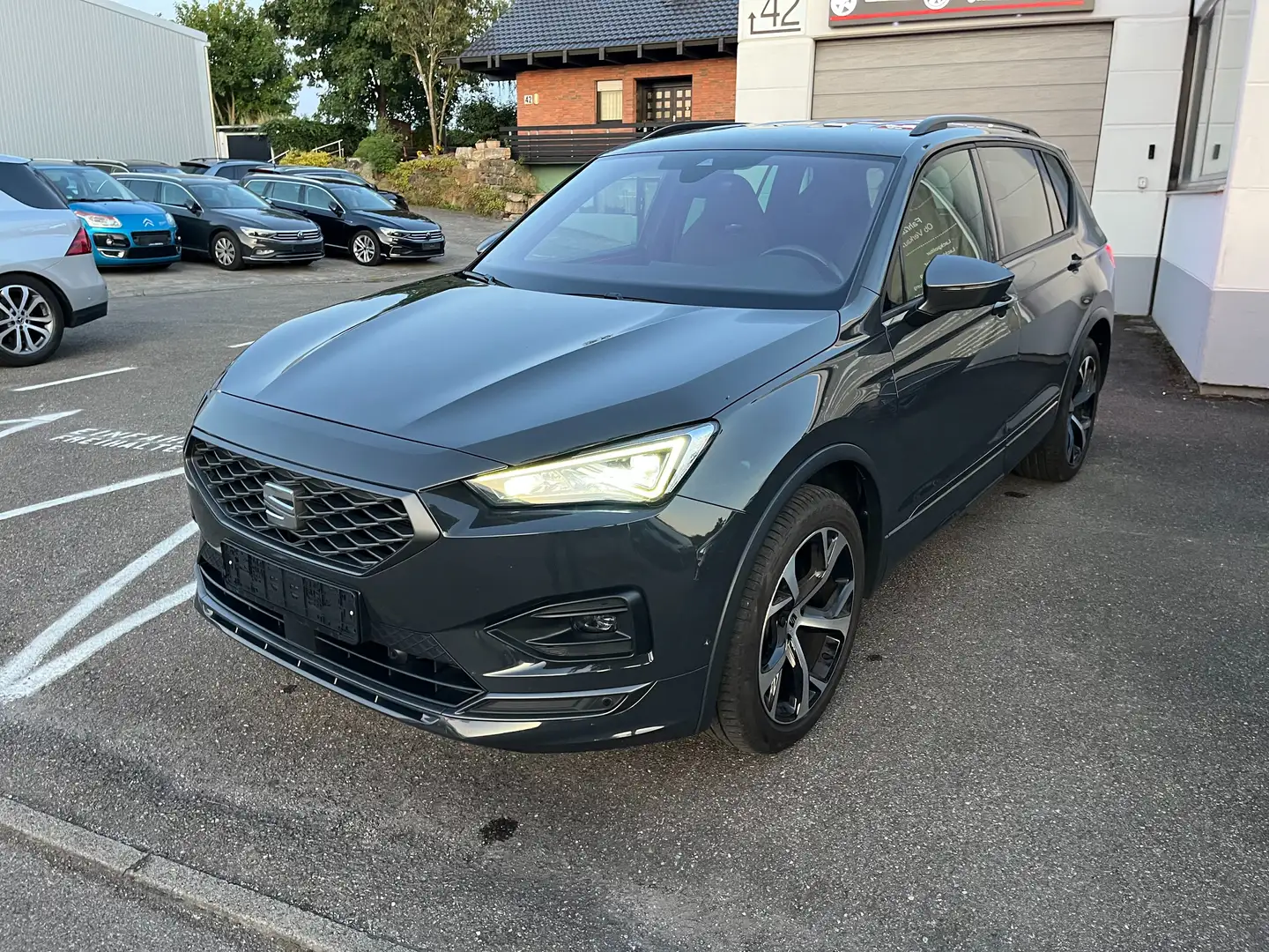 SEAT Tarraco 2.0 TDI DSG FR 4Drive AHK ACC Navi Digital Kamera Grau - 1