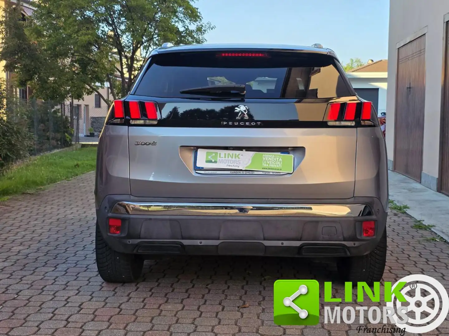 Peugeot 3008 1.6 BlueHDi 120 CV Allure Gris - 2