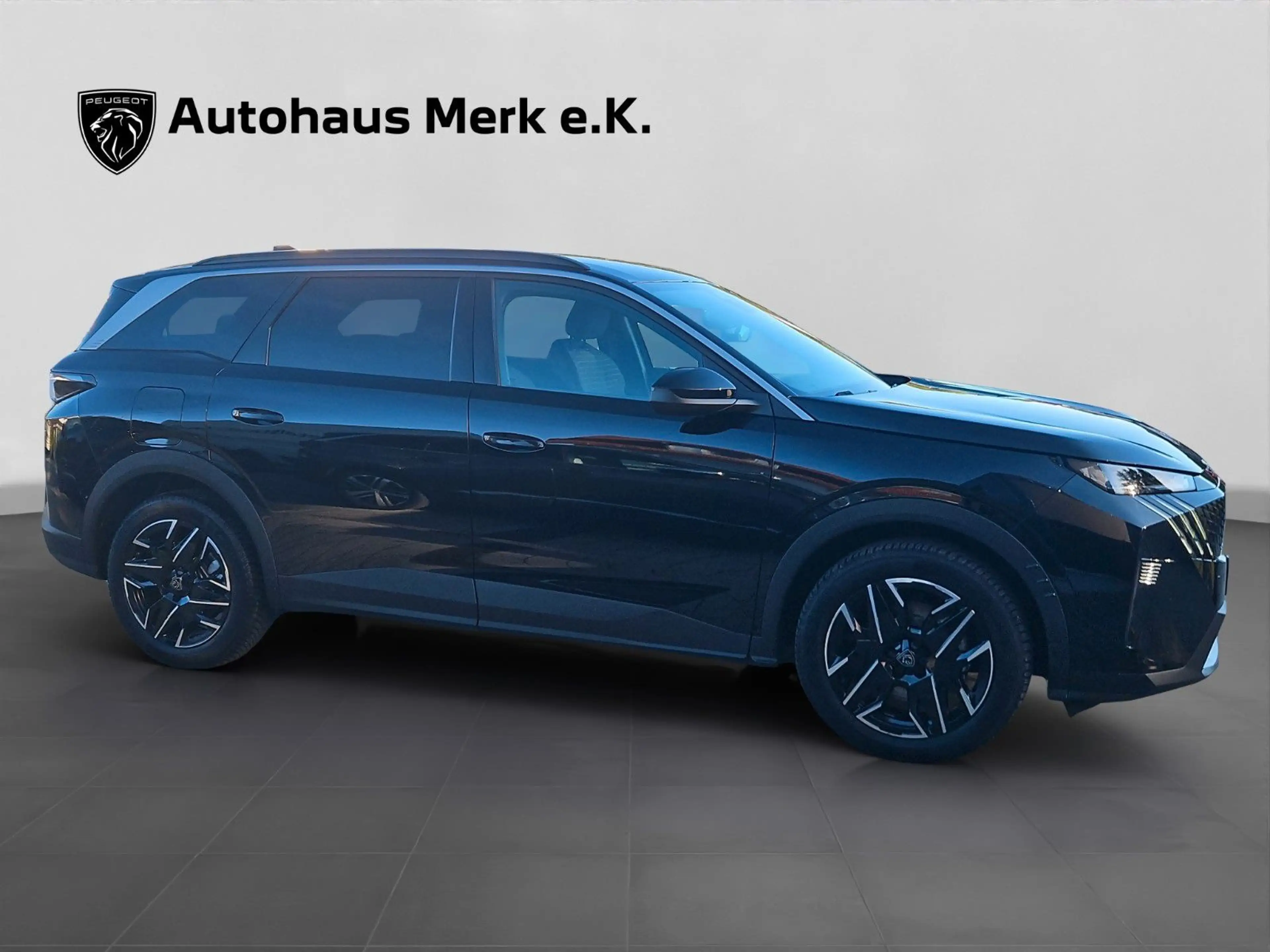 Peugeot 5008 Hybrid 145 Allure — photo 5
