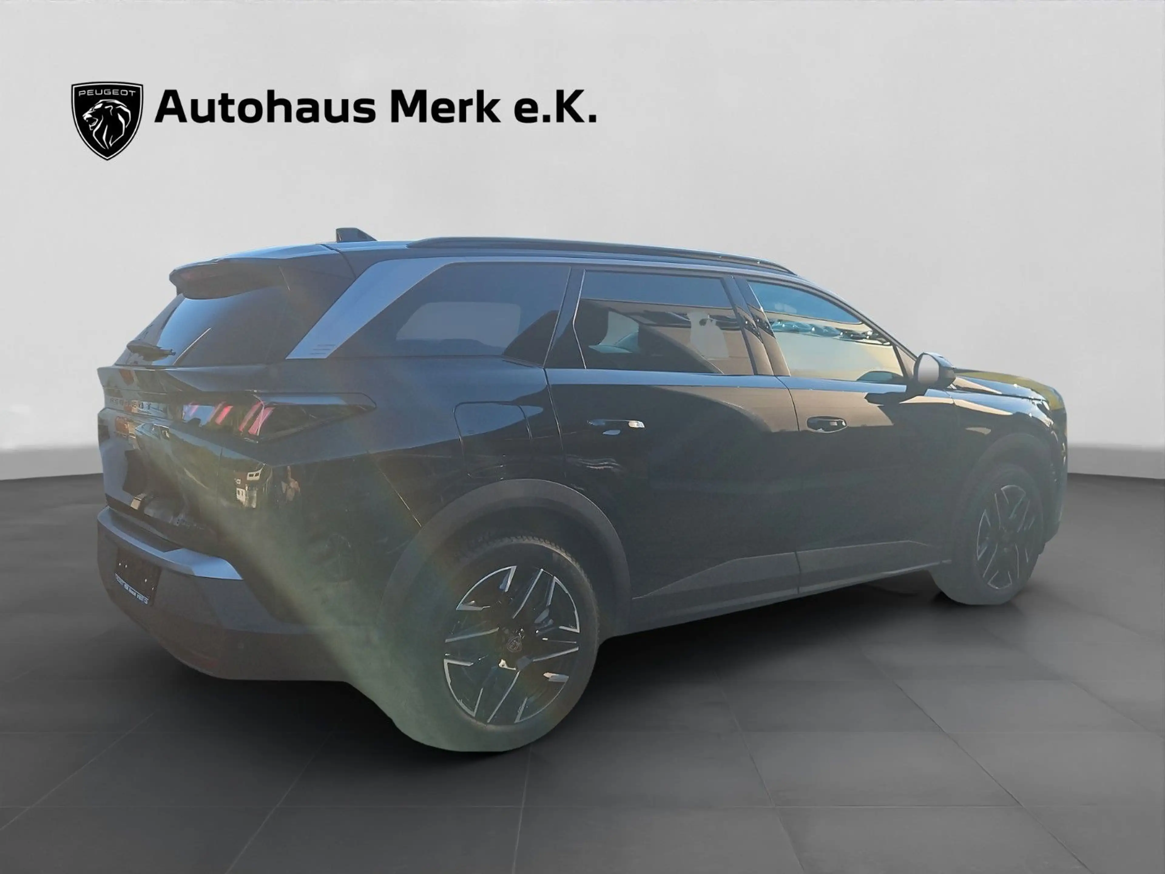 Peugeot 5008 Hybrid 145 Allure — photo 4