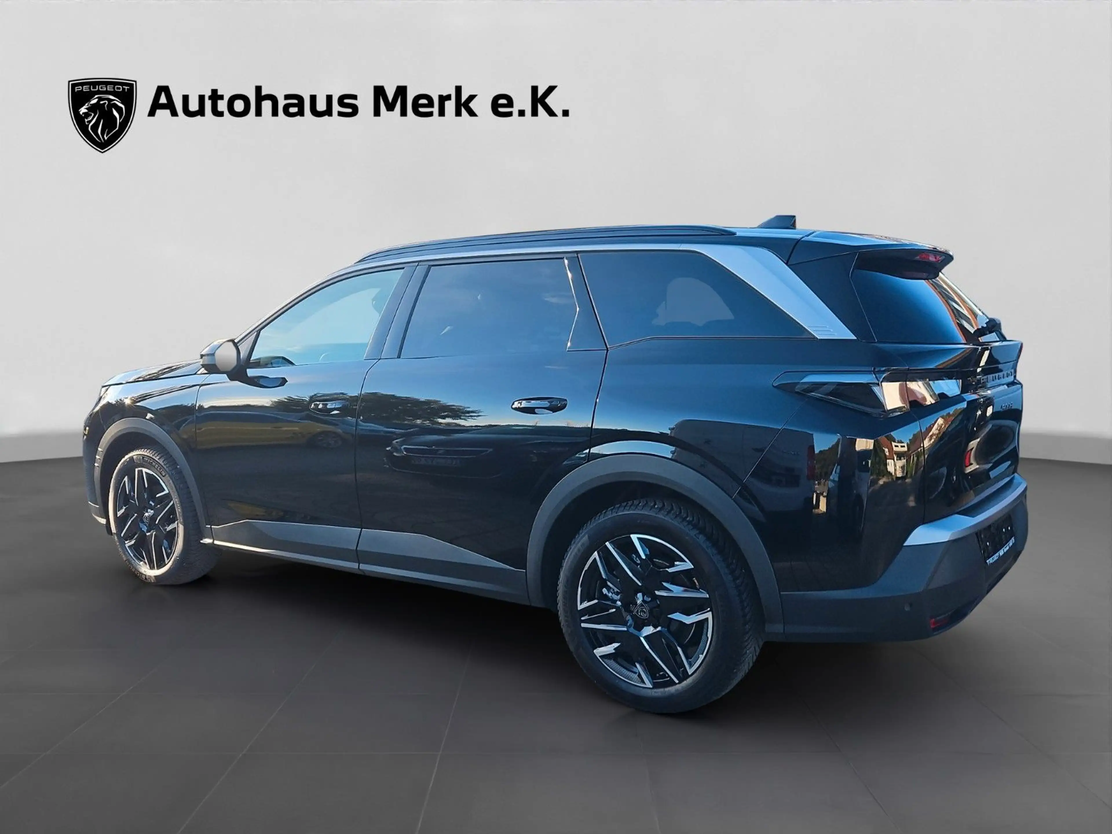 Peugeot 5008 Hybrid 145 Allure — photo 2