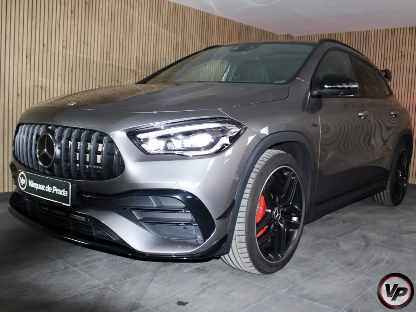 Mercedes-Benz GLA 45 AMG S 4Matic+ 8G-DCT Šedá - 1