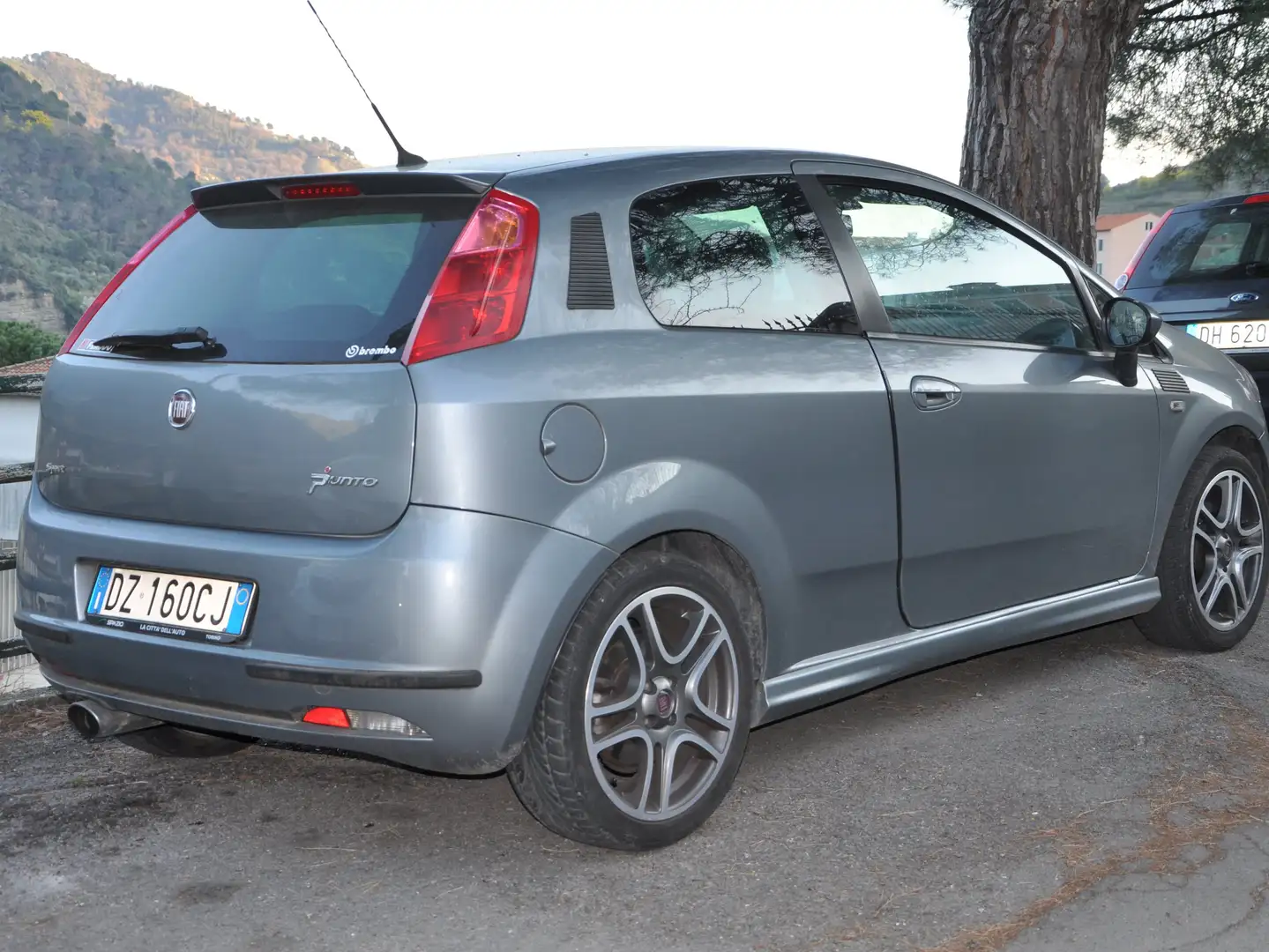 Fiat Grande Punto turbo-jet 120 cv Gris - 1
