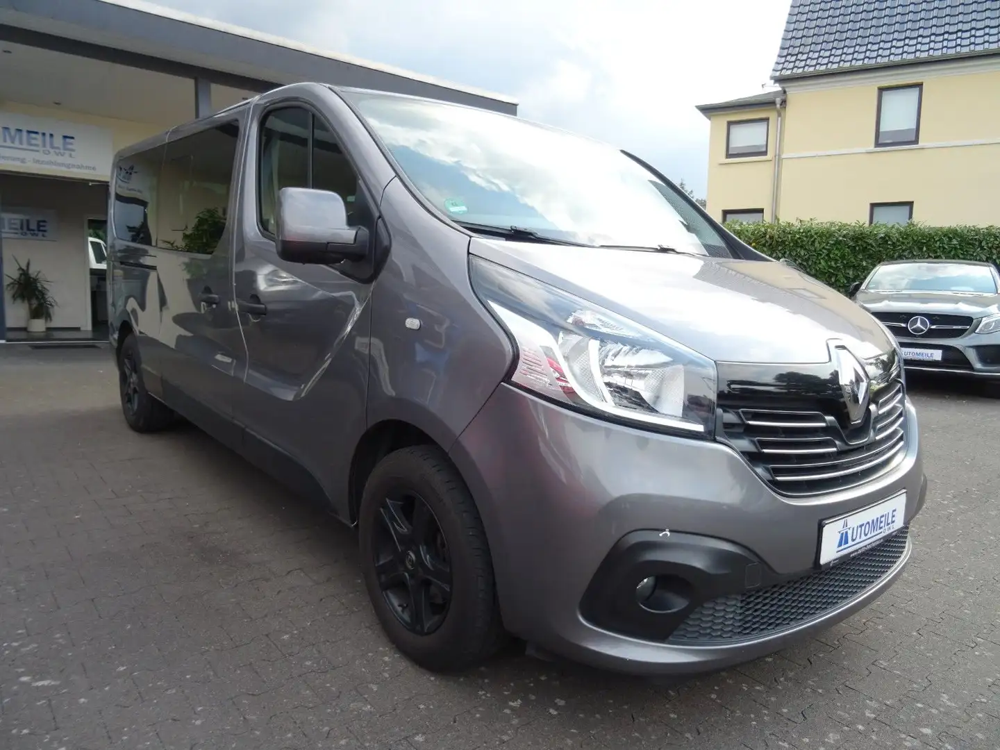 Renault Trafic Combi L2H1 2,9t 9 SITZE KLIMA KAMERA AHK - 2
