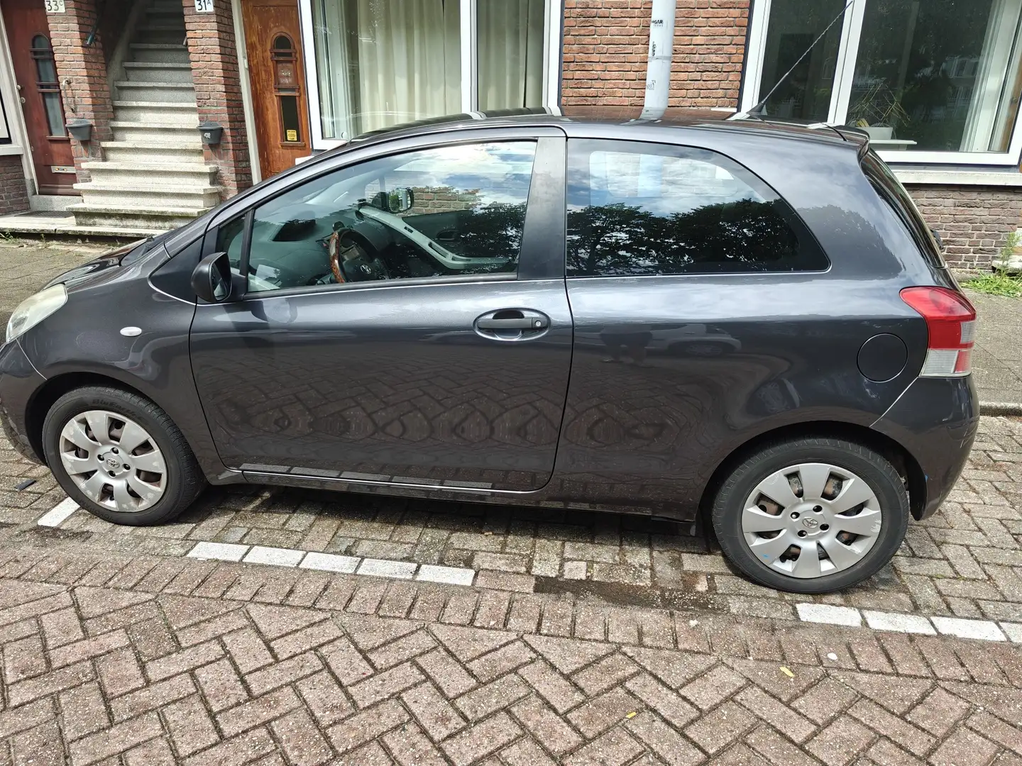 Toyota Yaris 1.3 VVTi Comfort Gri - 1