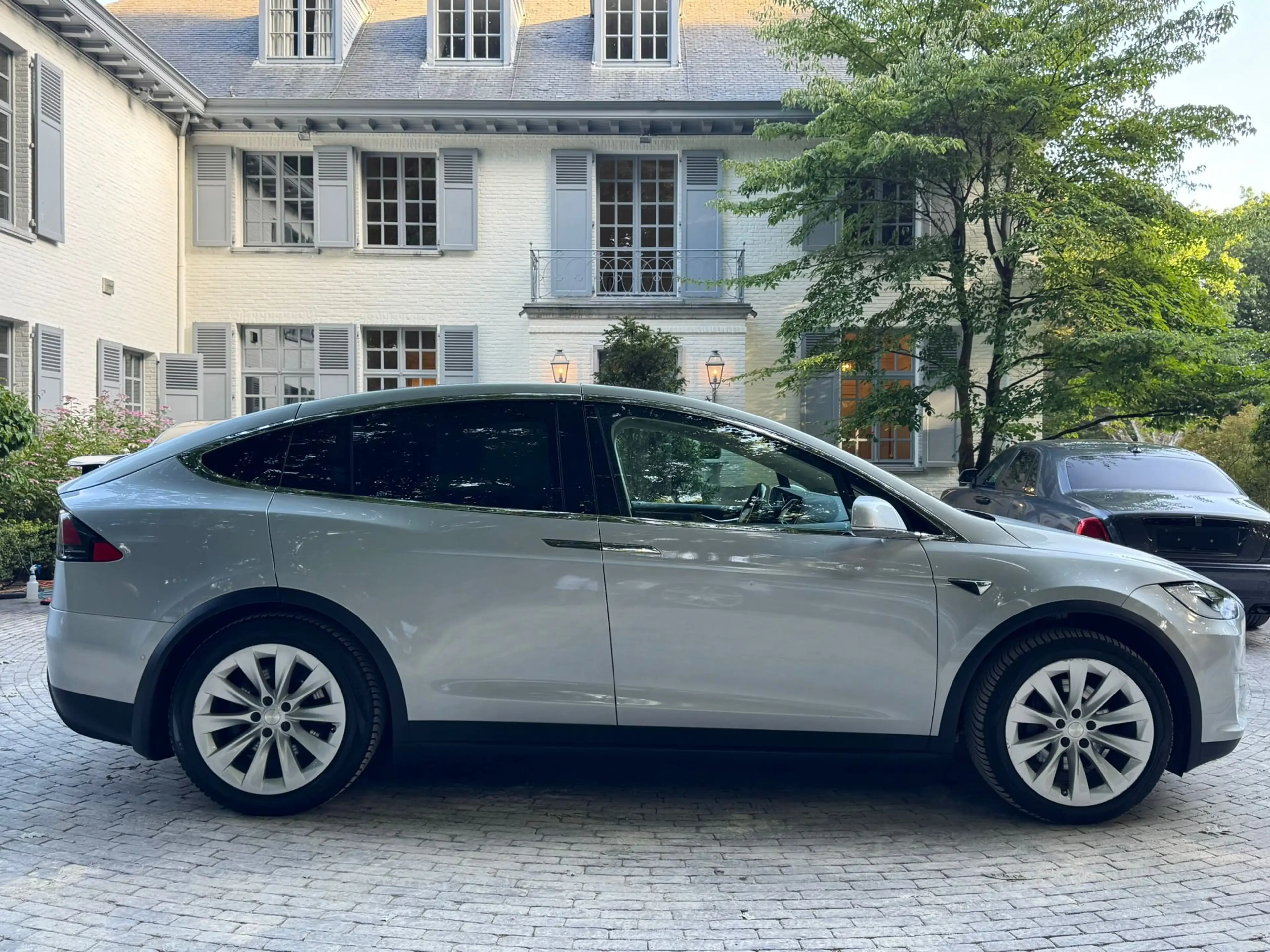 Tesla Model X 90D Dual motor/Autopilot/MCU2/Towhook/Ventilated — photo 12