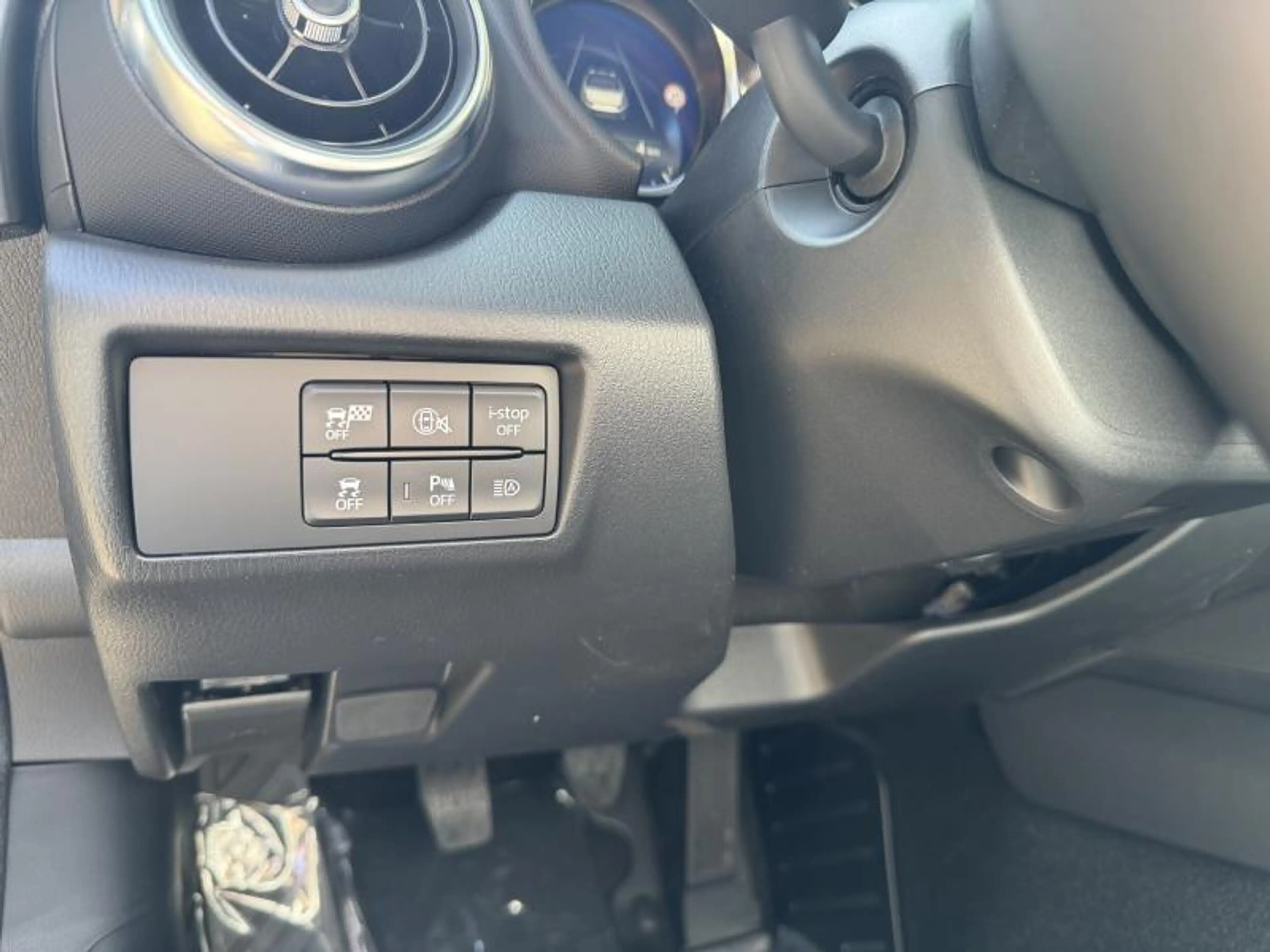 Mazda MX-5 1.5 Skyactiv-G 132hp Homura Roadster — photo 11