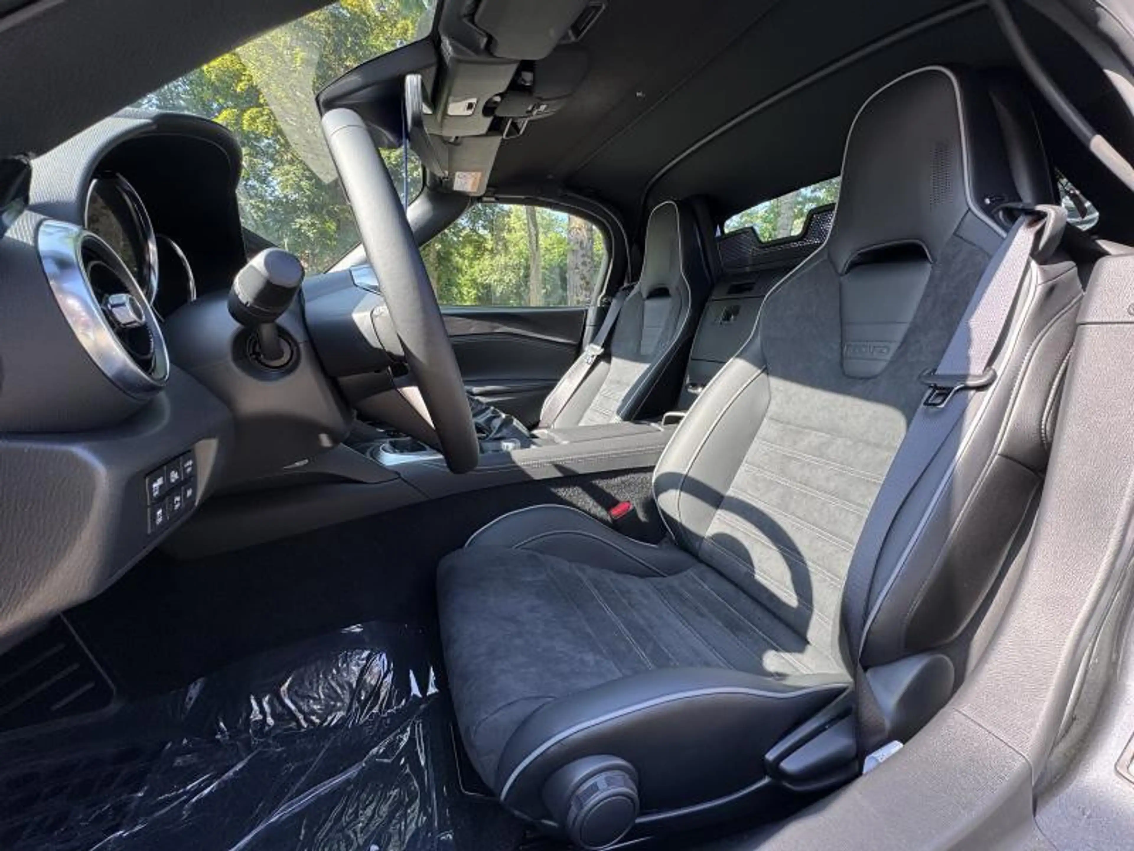 Mazda MX-5 1.5 Skyactiv-G 132hp Homura Roadster — photo 9