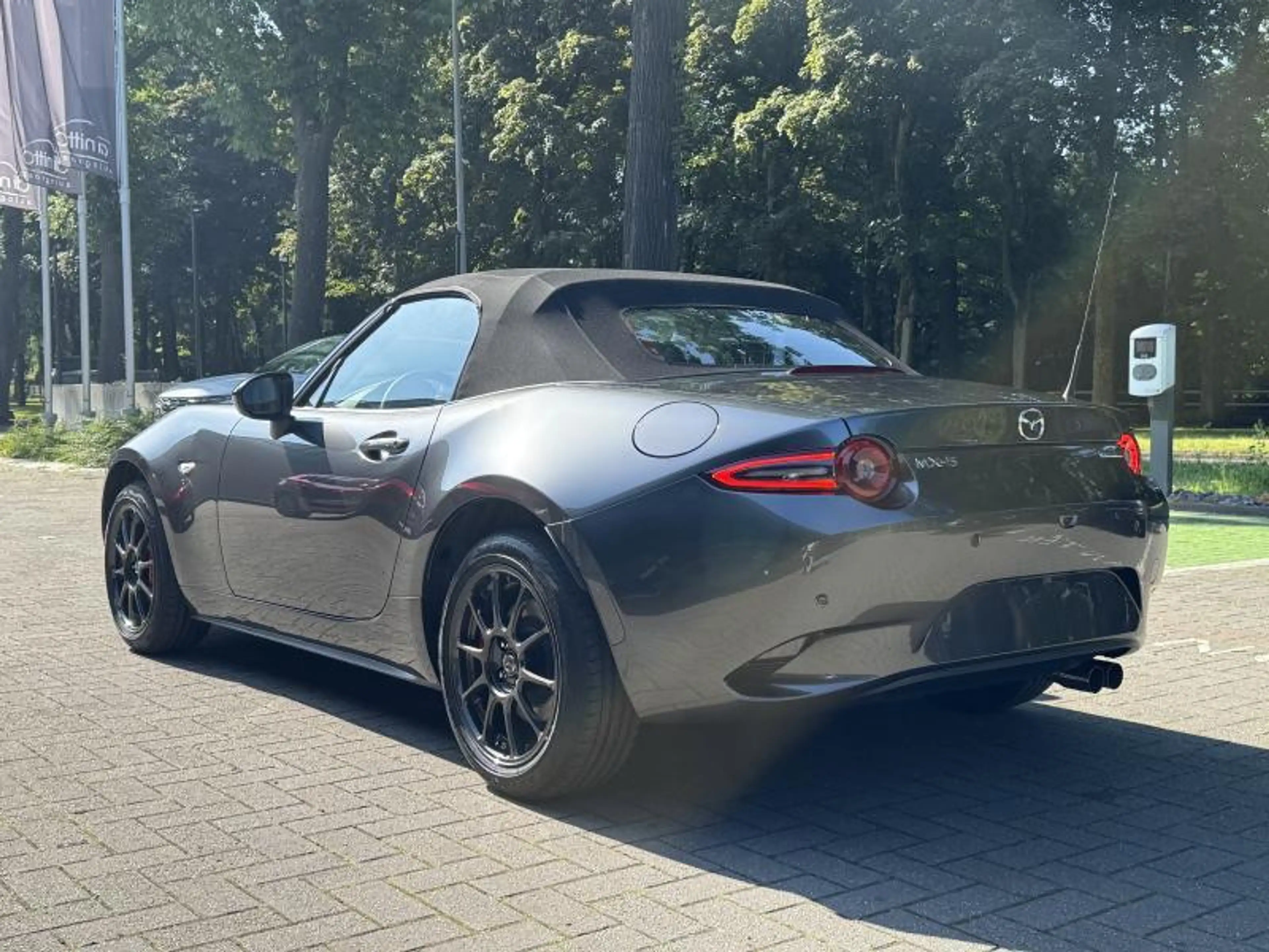 Mazda MX-5 1.5 Skyactiv-G 132hp Homura Roadster — photo 7