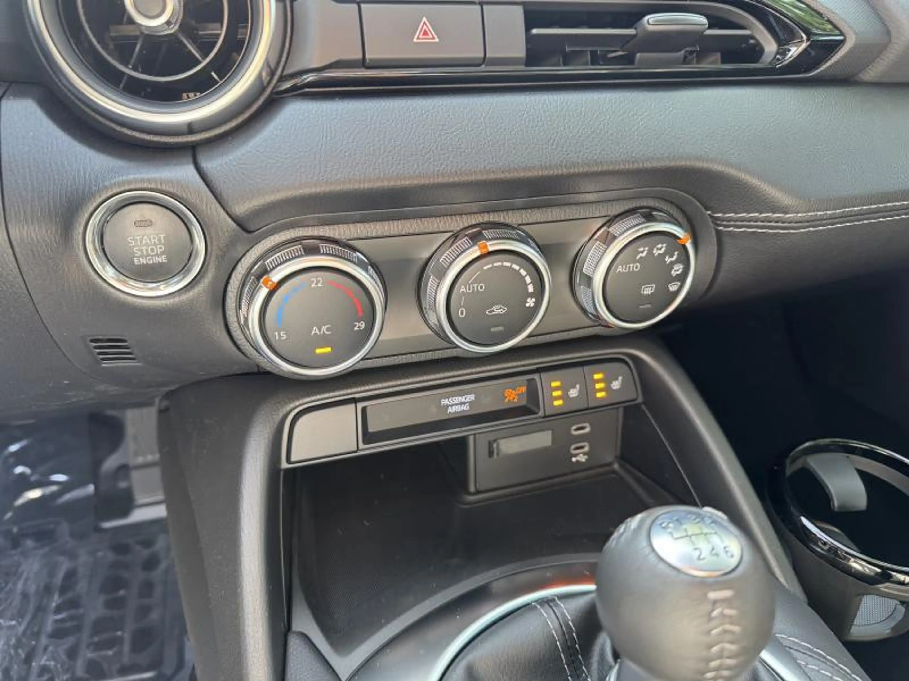 Mazda MX-5 1.5 Skyactiv-G 132hp Homura Roadster — photo 14