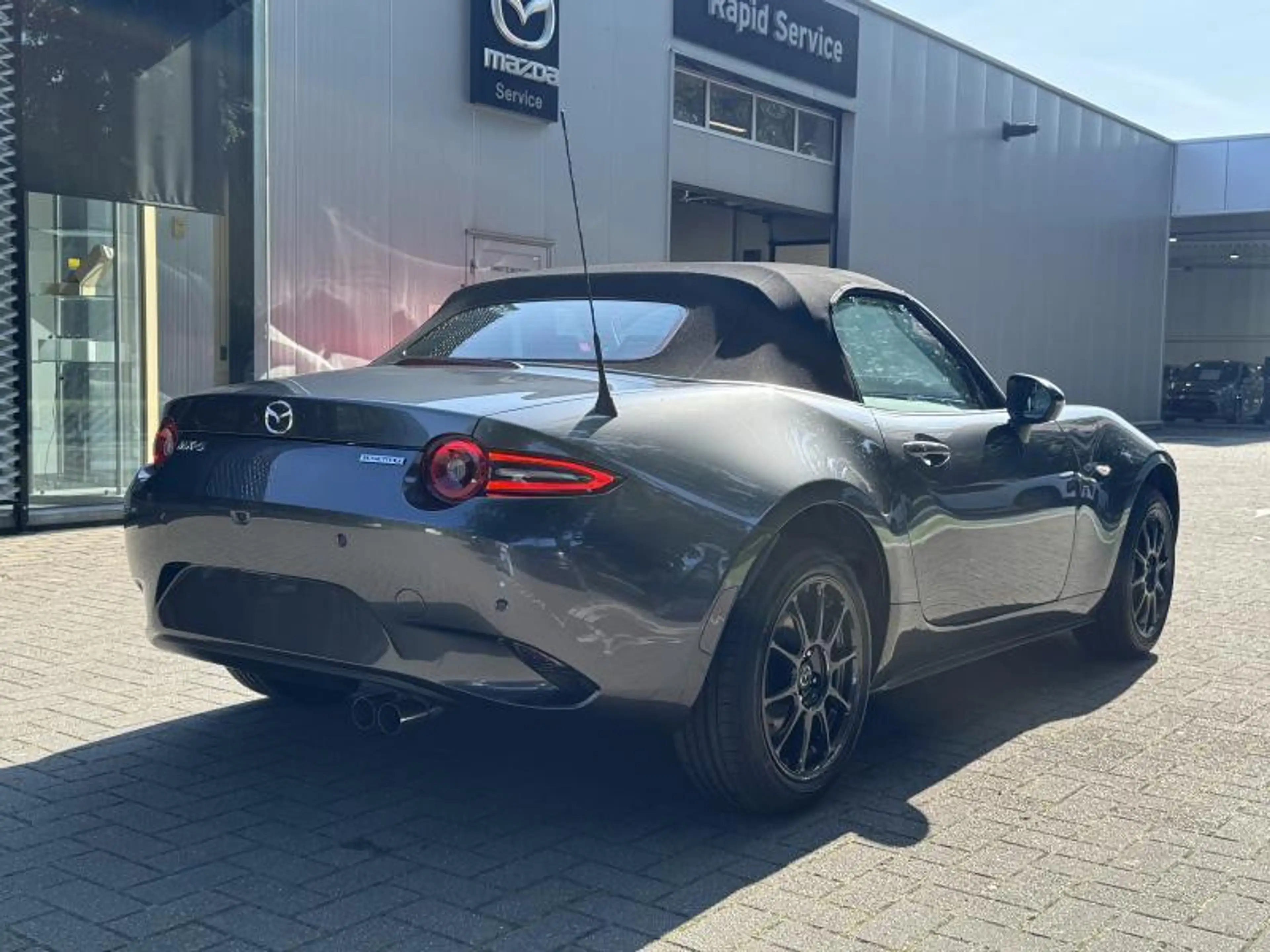 Mazda MX-5 1.5 Skyactiv-G 132hp Homura Roadster — photo 5