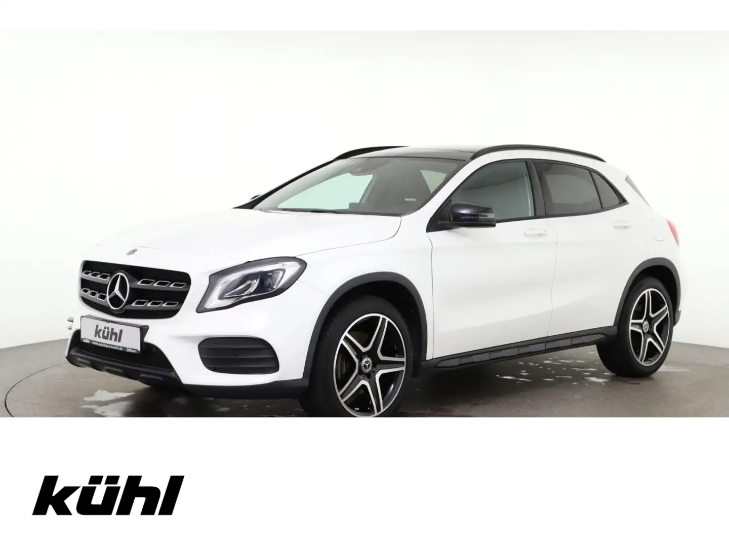 Mercedes-Benz GLA 220 CDI 4Matic AMG Line Bílá - 1