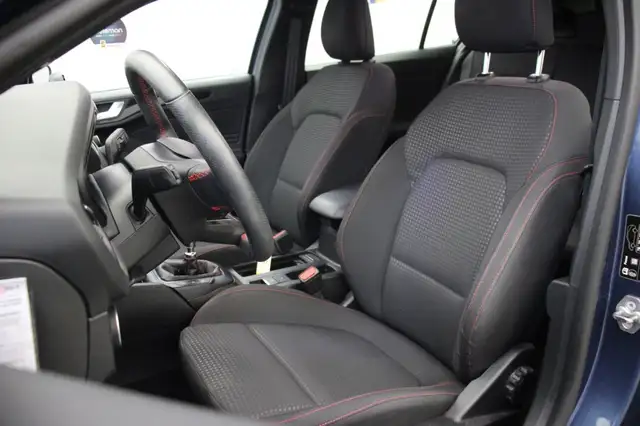 Ford Focus view 11