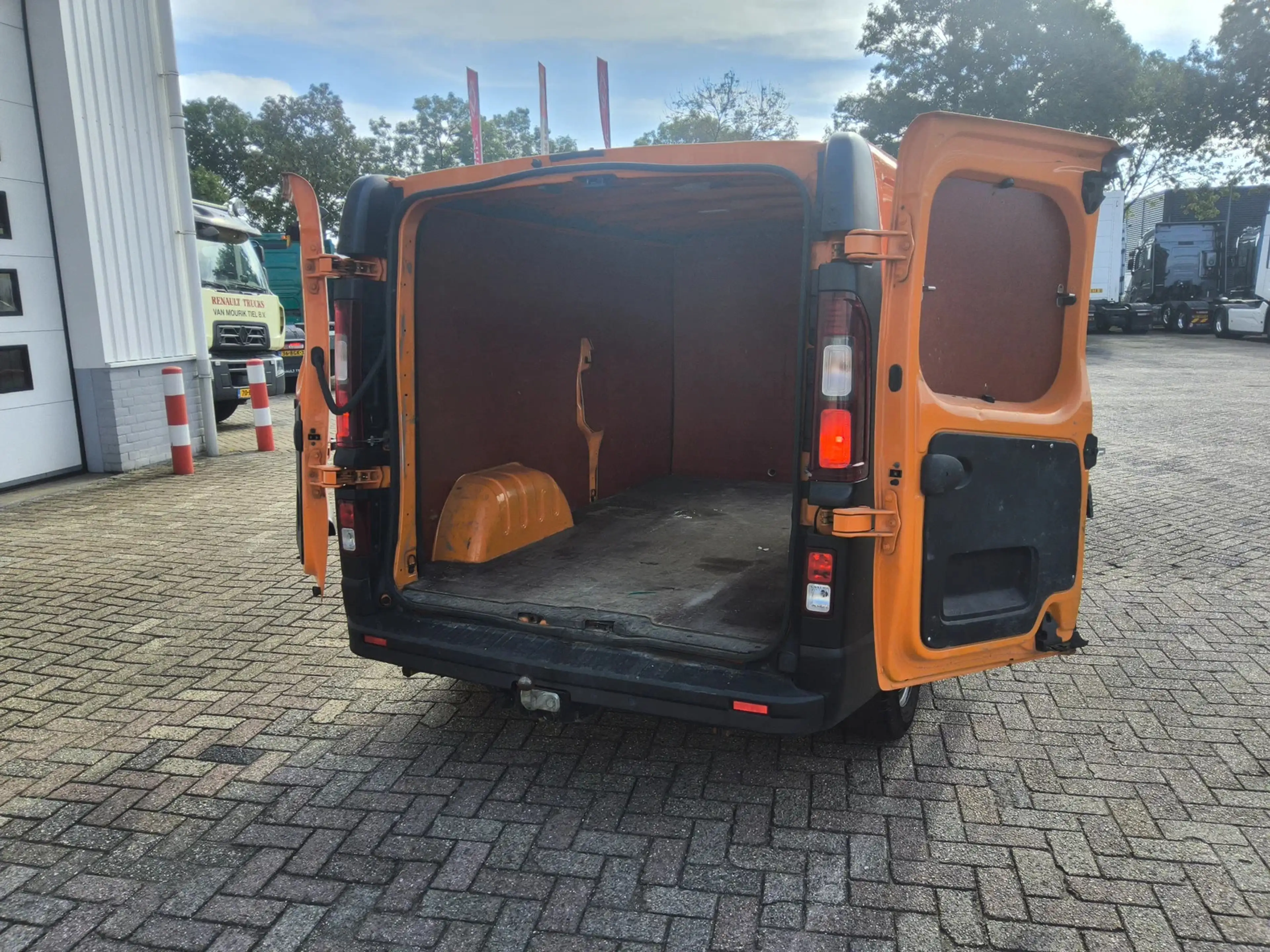 Renault Trafic 150 PK L2H1 - VTV-60-V - GESLOTEN - EURO 6 — photo 2