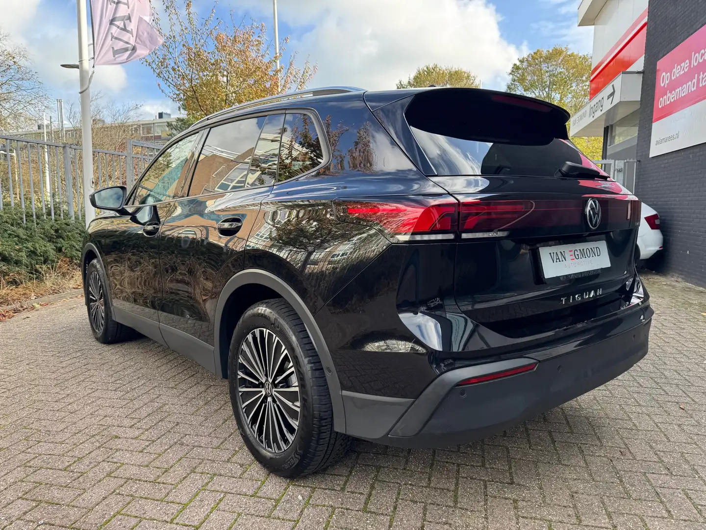 Volkswagen Tiguan 1.5 eTSI Life Edition Schwarz - 2