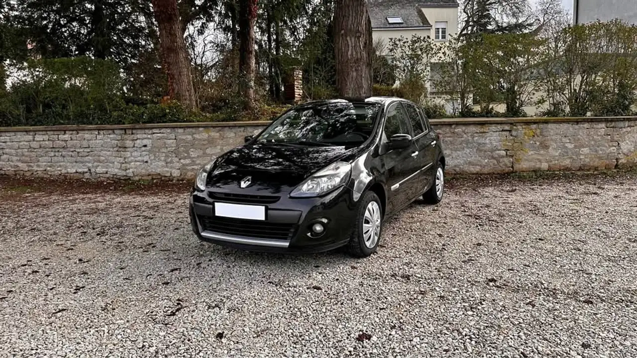Renault Clio III dCi 70 115g eco2 Dynamique TomTom