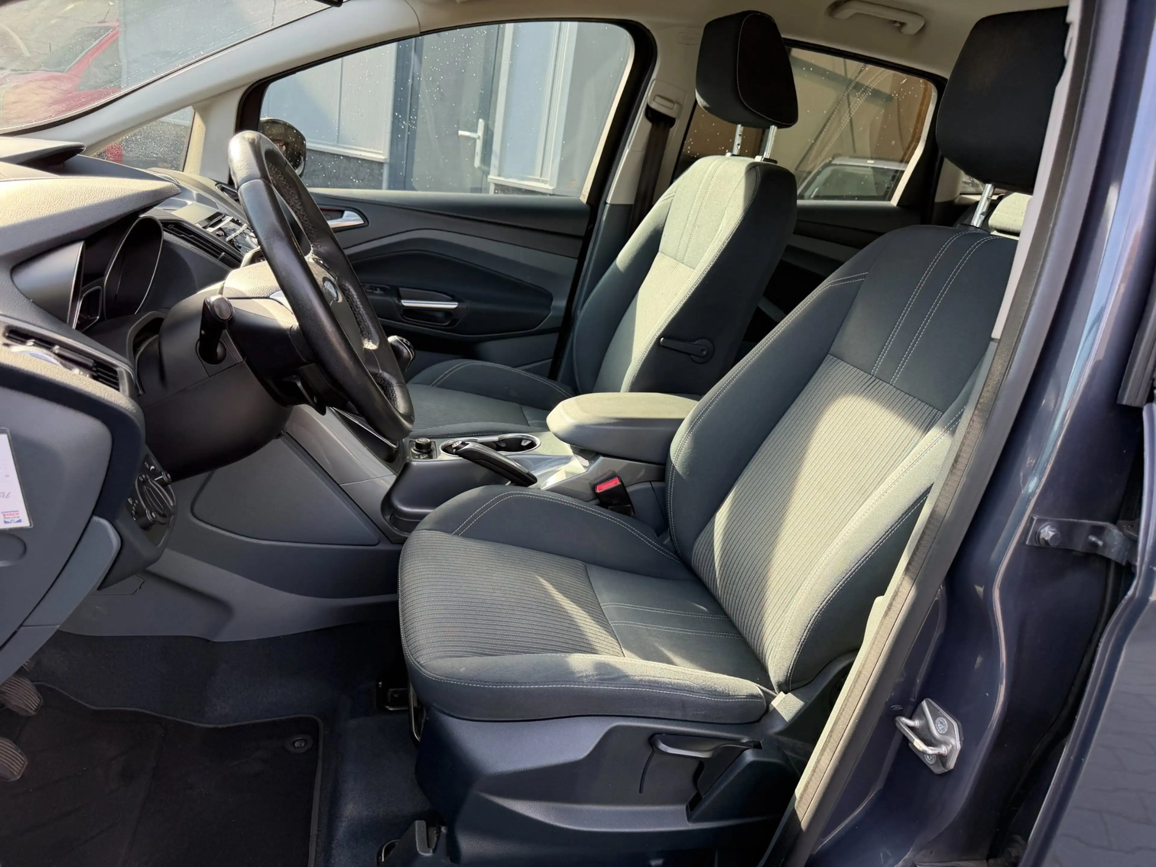 Ford C-Max 1.6 EcoBoost Titanium trekhaak 4 seizoenen banden — photo 11