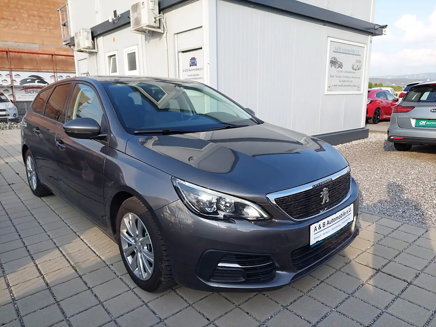 Peugeot 308 SW 1,5 BlueHDI 100 Allure S&S Grau - 1