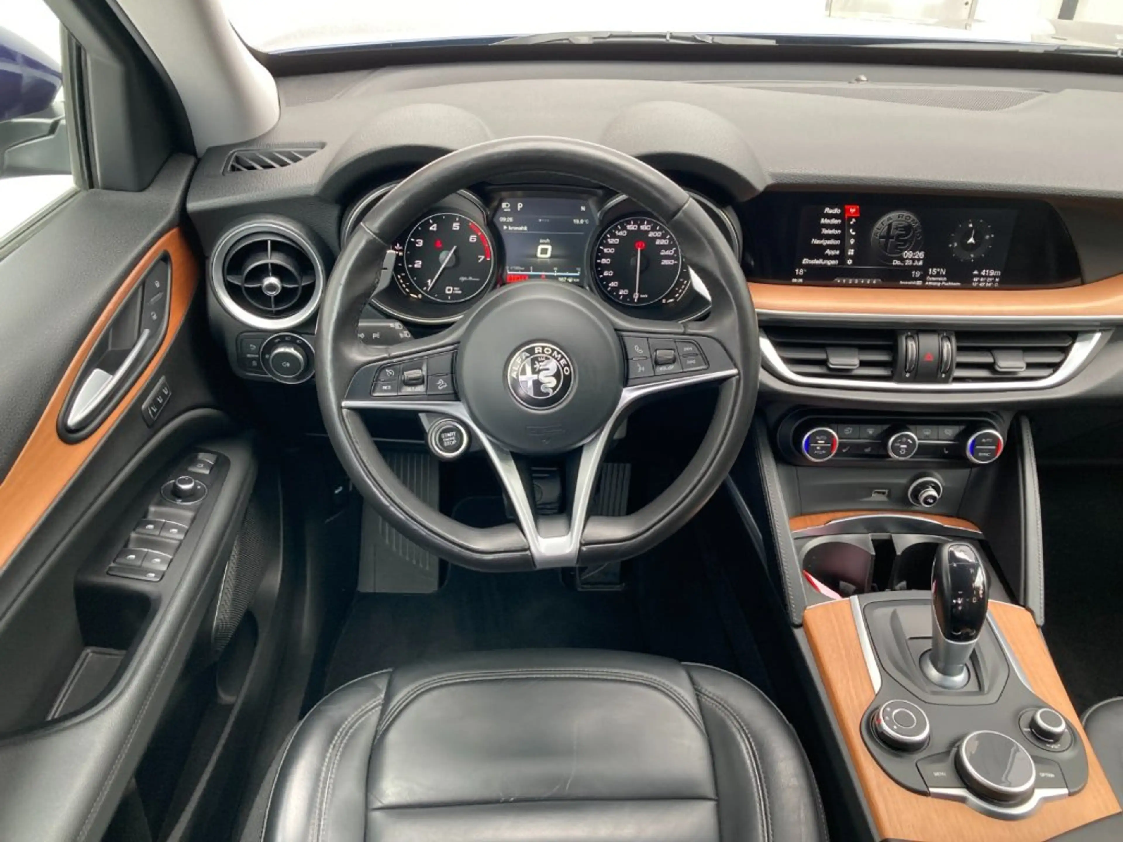Alfa Romeo Stelvio Super 2.0 T BZ 280 PS AWD — photo 6