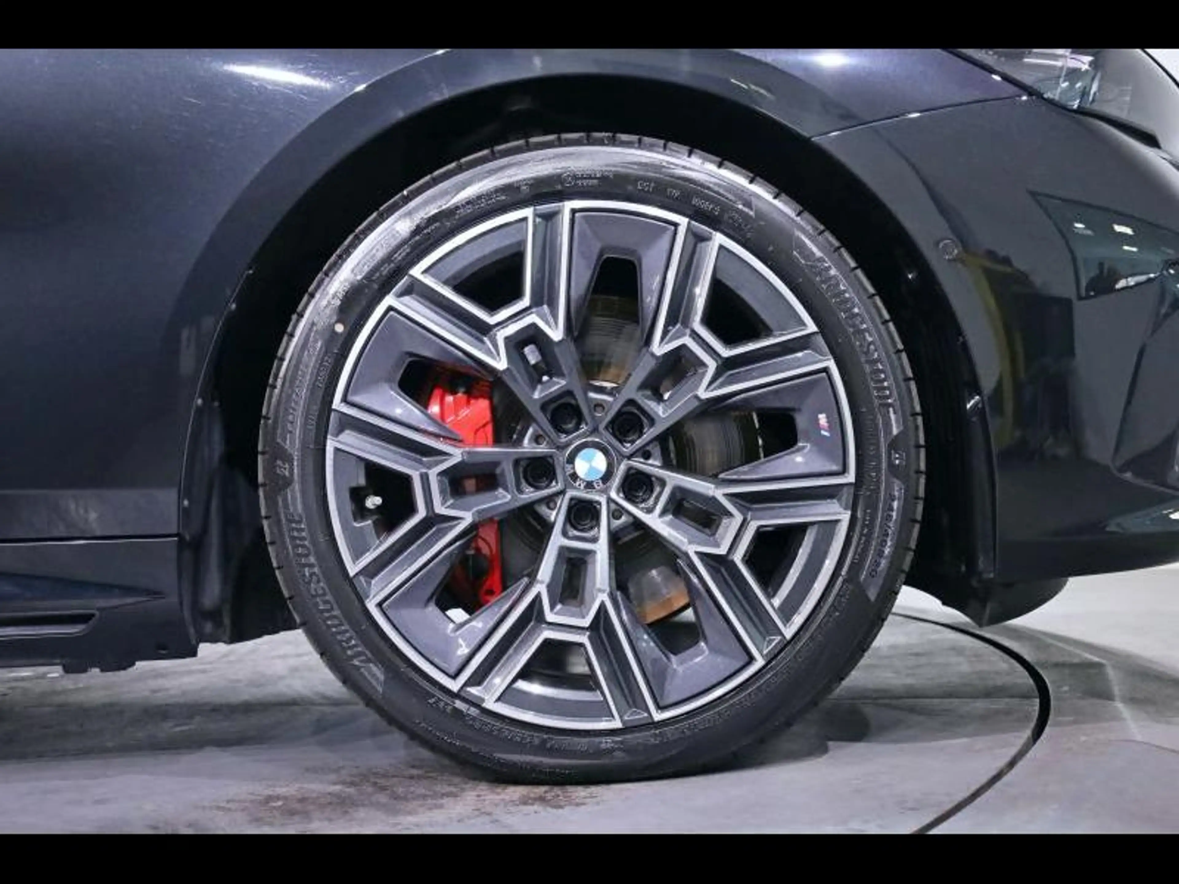 BMW 550 e xDrive Berline Kit M Sport — photo 8