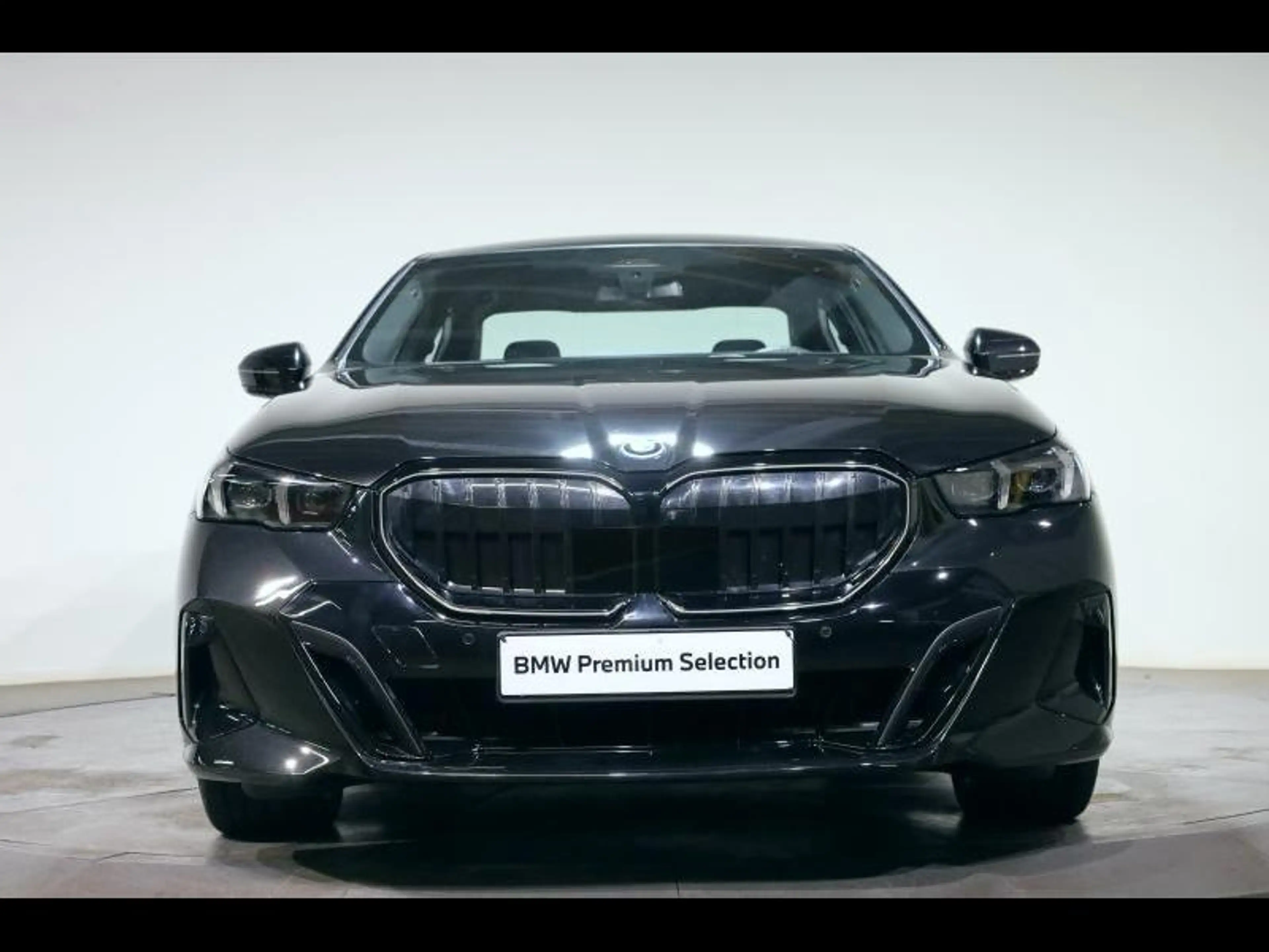 BMW 550 e xDrive Berline Kit M Sport — photo 2